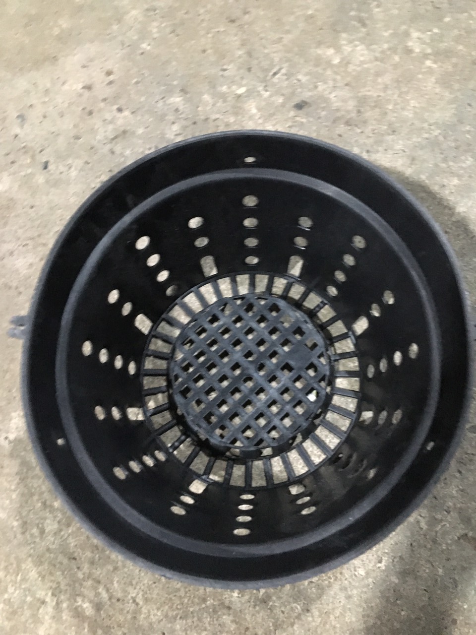 Tặng 01 lọ kích mầm gốc Keiki Growth khi mua Combo 10 chậu nhựa đen trồng lan đường kính 25 cm lỗ tròn