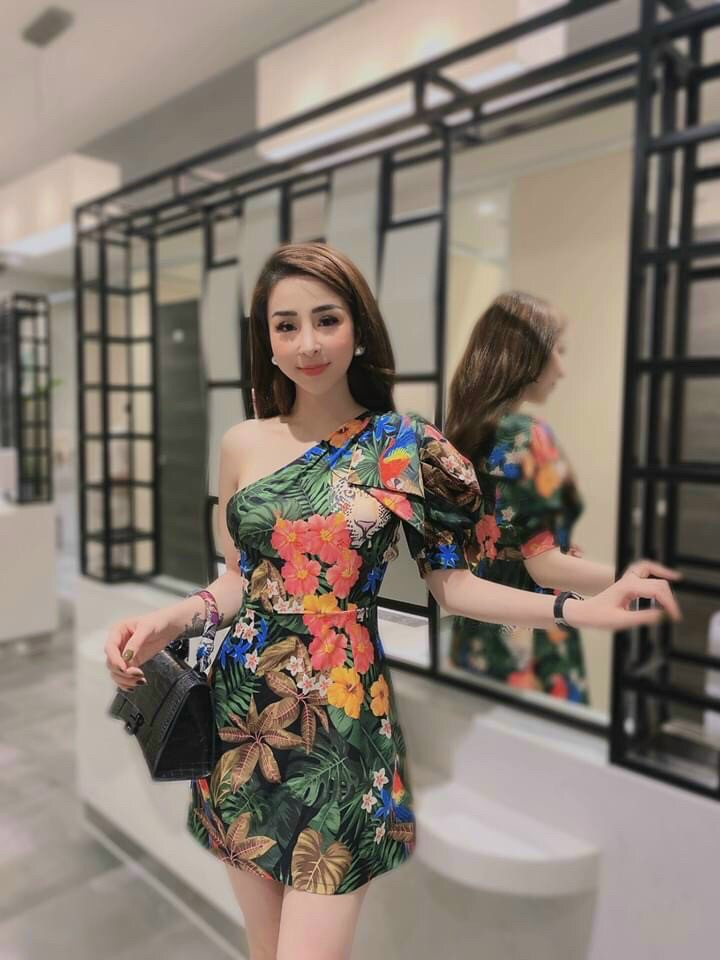 Đầm lệch vai kết nơ họa tiết hoa lá