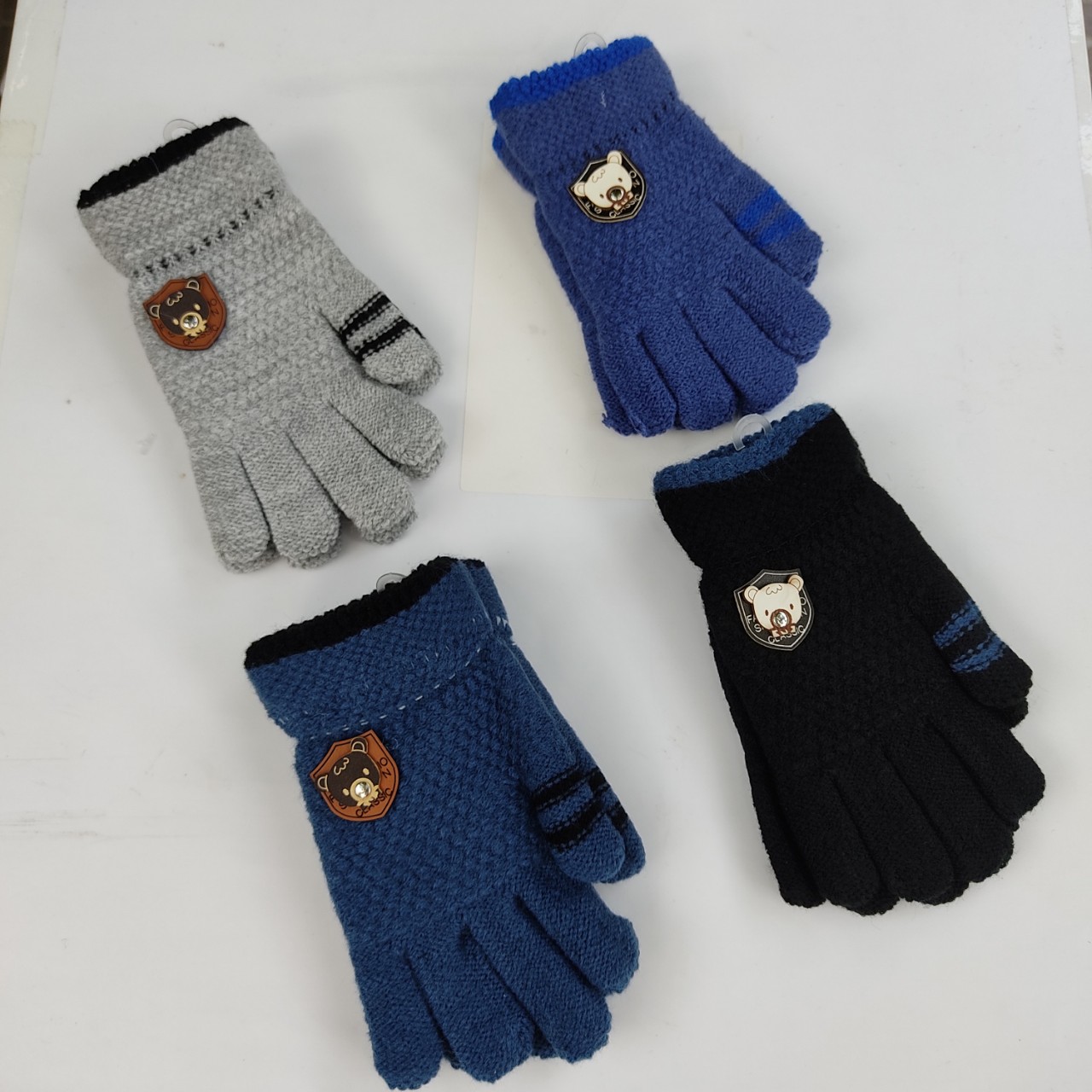 Găng tay len bé trai (1đôi) size từ 3-6 tuổi