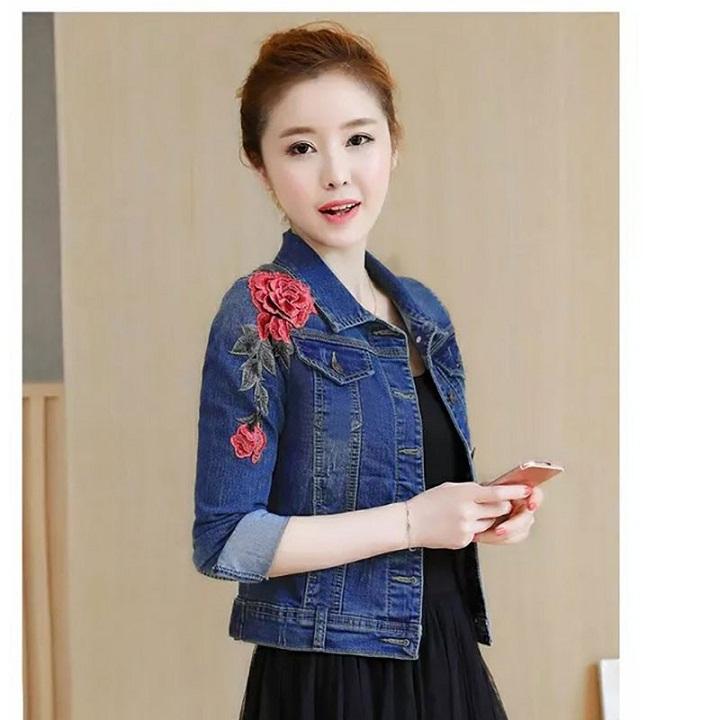 [HCM]Áo khoác jean thêu hoa đỏ - TP1720
