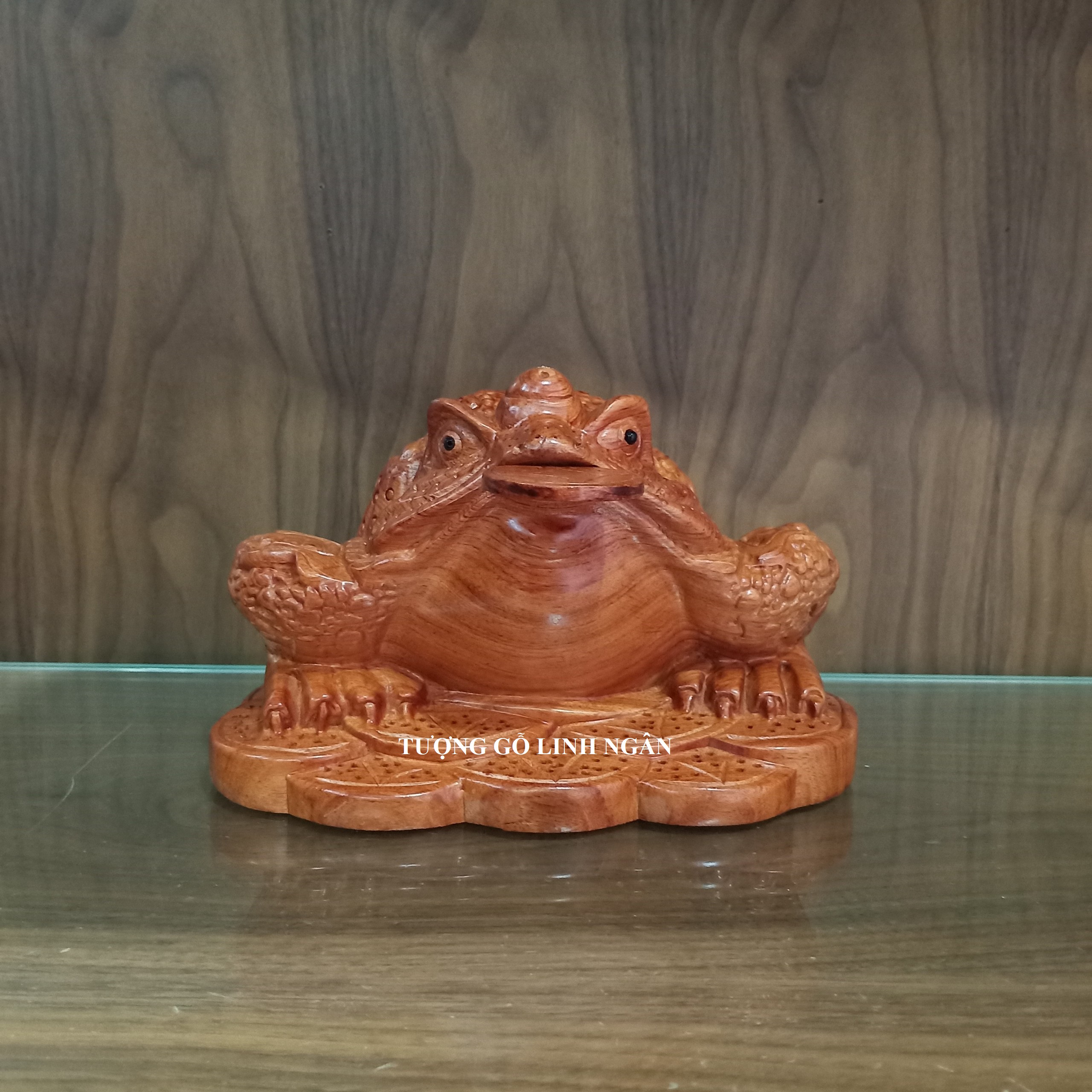 Cóc ngậm tiền (thiềm thừ) bằng gỗ hương (Cao 12, ngang 19, sâu 17 cm)