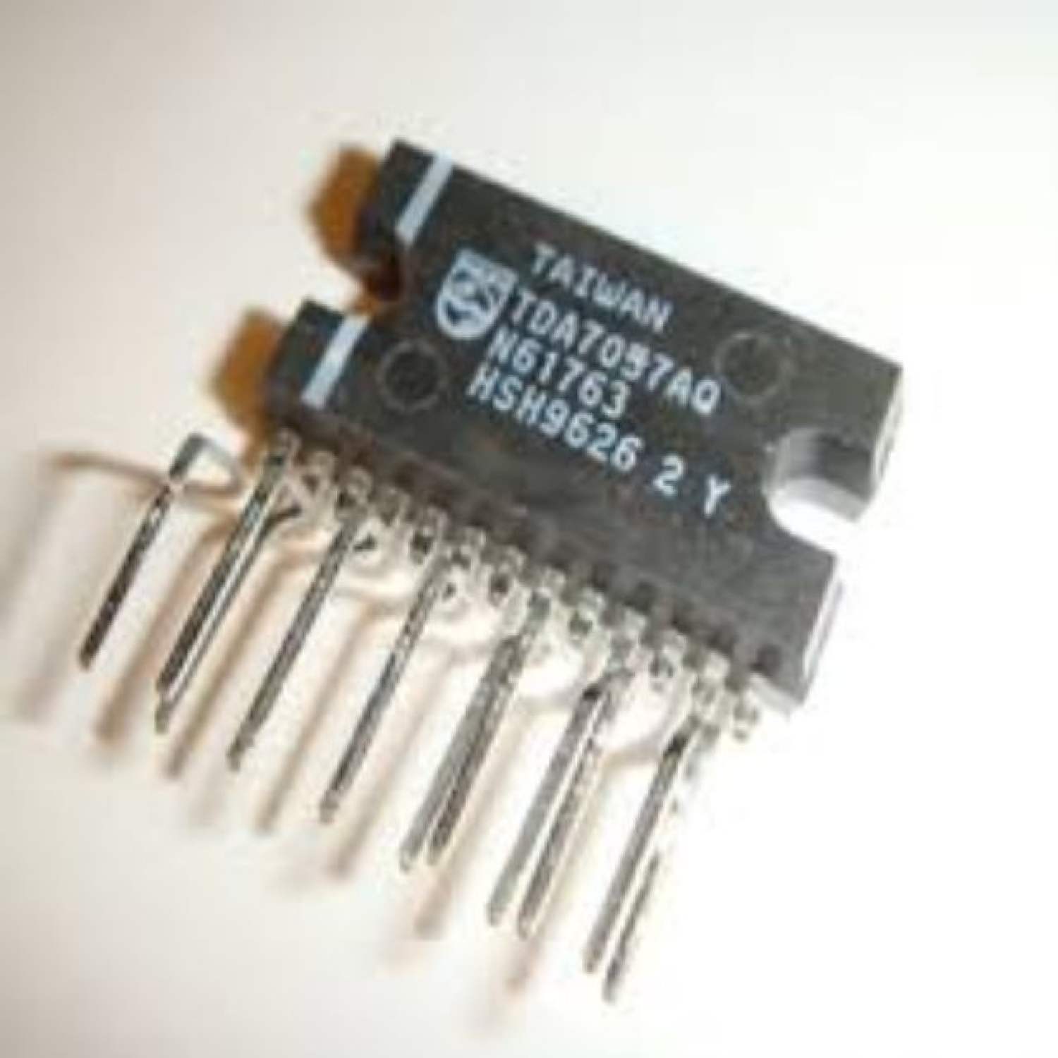 IC DTA 7057 AQ KHUYẾCH ĐẠI CÔNG SUẤT ÂM THANH