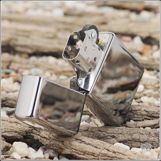 Hộp Quẹt Zippo Trơn Bóng Trắng Bạc