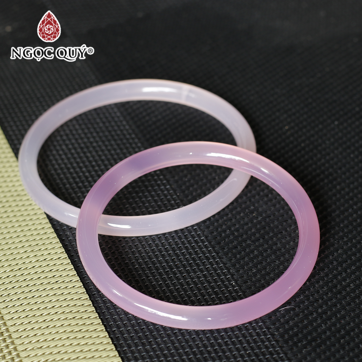 Vòng tay chalcedony hồng bản tròn - Ngọc Quý Gemstones