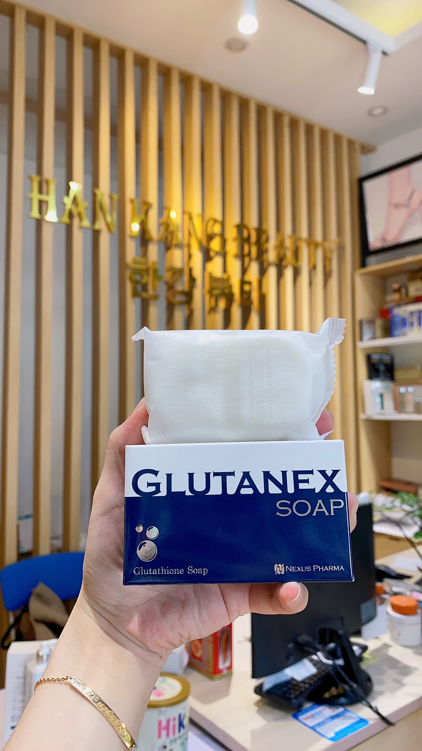 Xà phòng tắm trắng giảm thâm nách, bẹn, khửu tay, đầu gối dưỡng ẩm và mịn da Glutanex (date mới - mẫu mới)