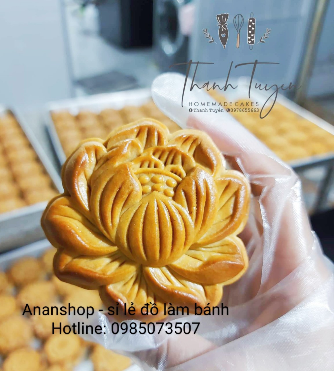 Khuôn trung thu lò xo 200gr sen béo