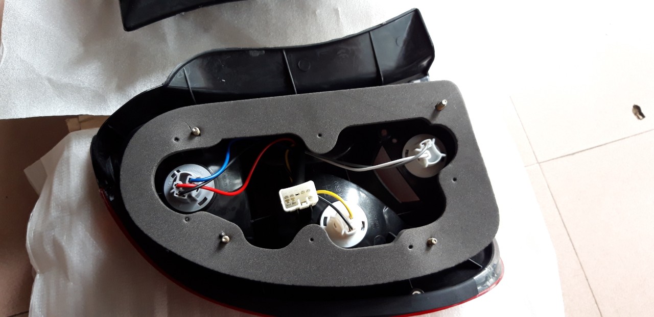 Đèn hậu Lanos (Vế Trái, Vế Phải, Giá 1 Chiếc) OEM