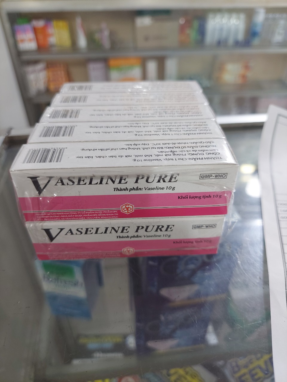 Kem Vaseline Pure bôi khô môi, khô da (tuýp 10g)