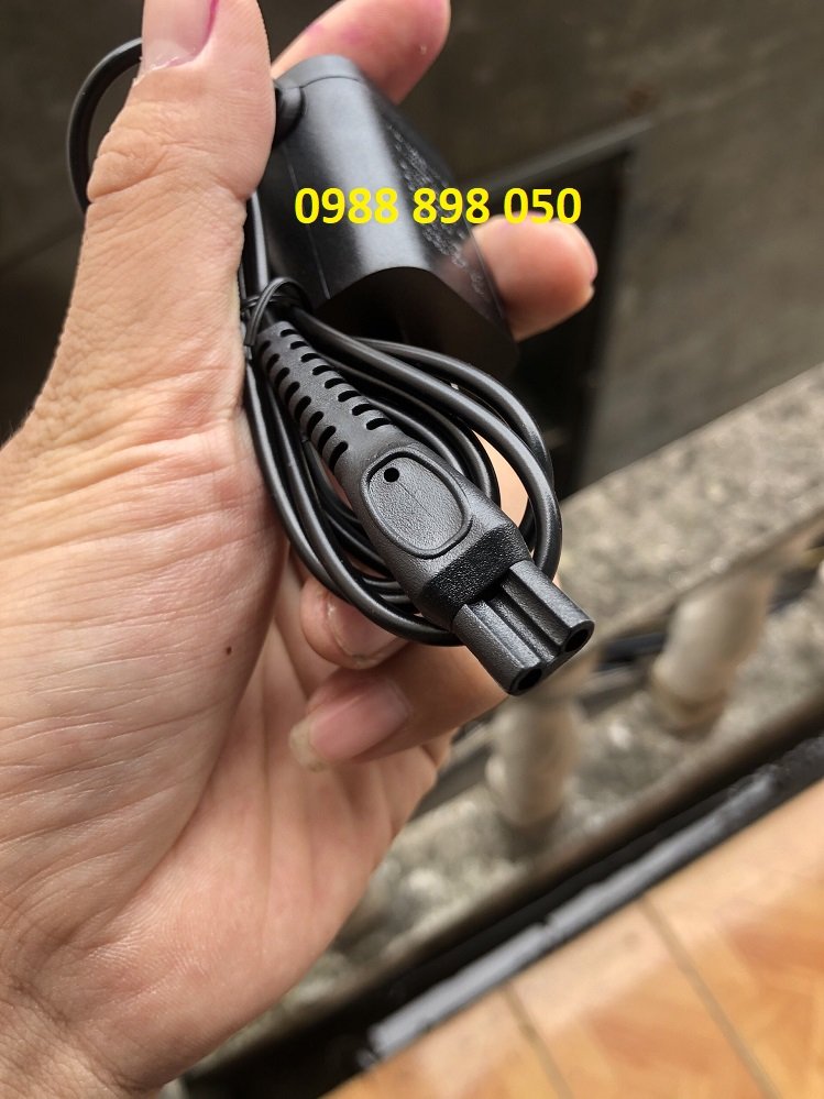 Sạc máy Tông đơ cắt tóc Philips QC5130