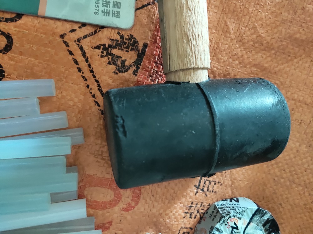 Búa Cao Su 2 Đầu Tròn Chuôi Gỗ