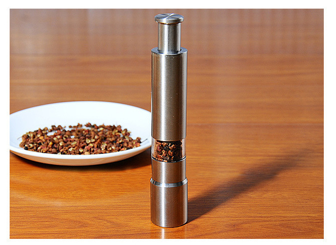 Dụng cụ xay tiêu inox 15 x 3 x 3 cm