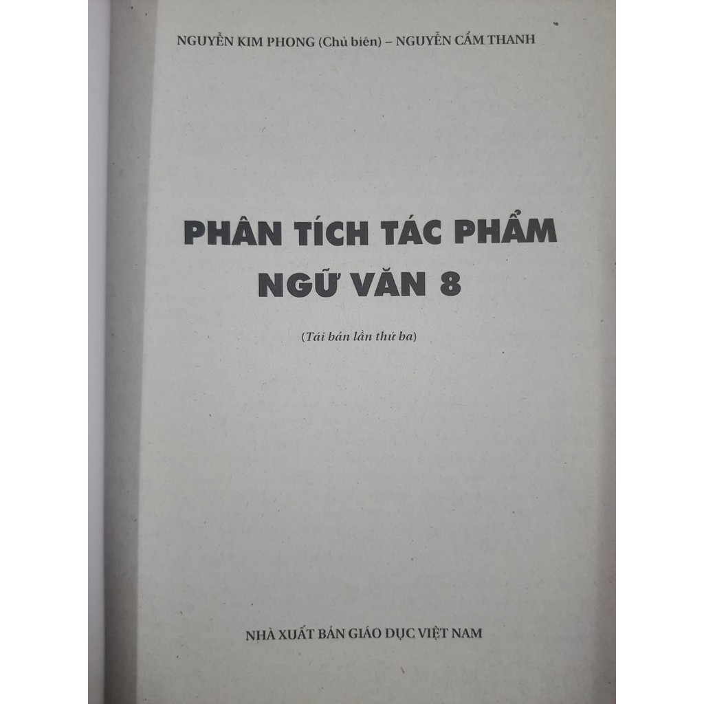 Sách - Phân tích tác phẩm Ngữ văn 8