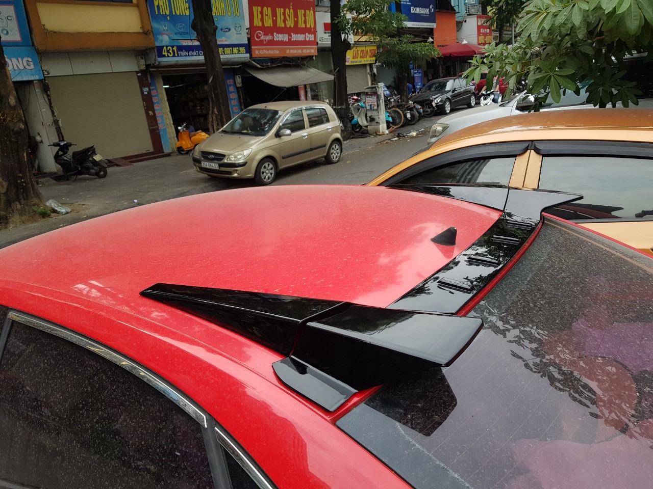 Đuôi gió nóc kính thể thao cho xe Mazda 3