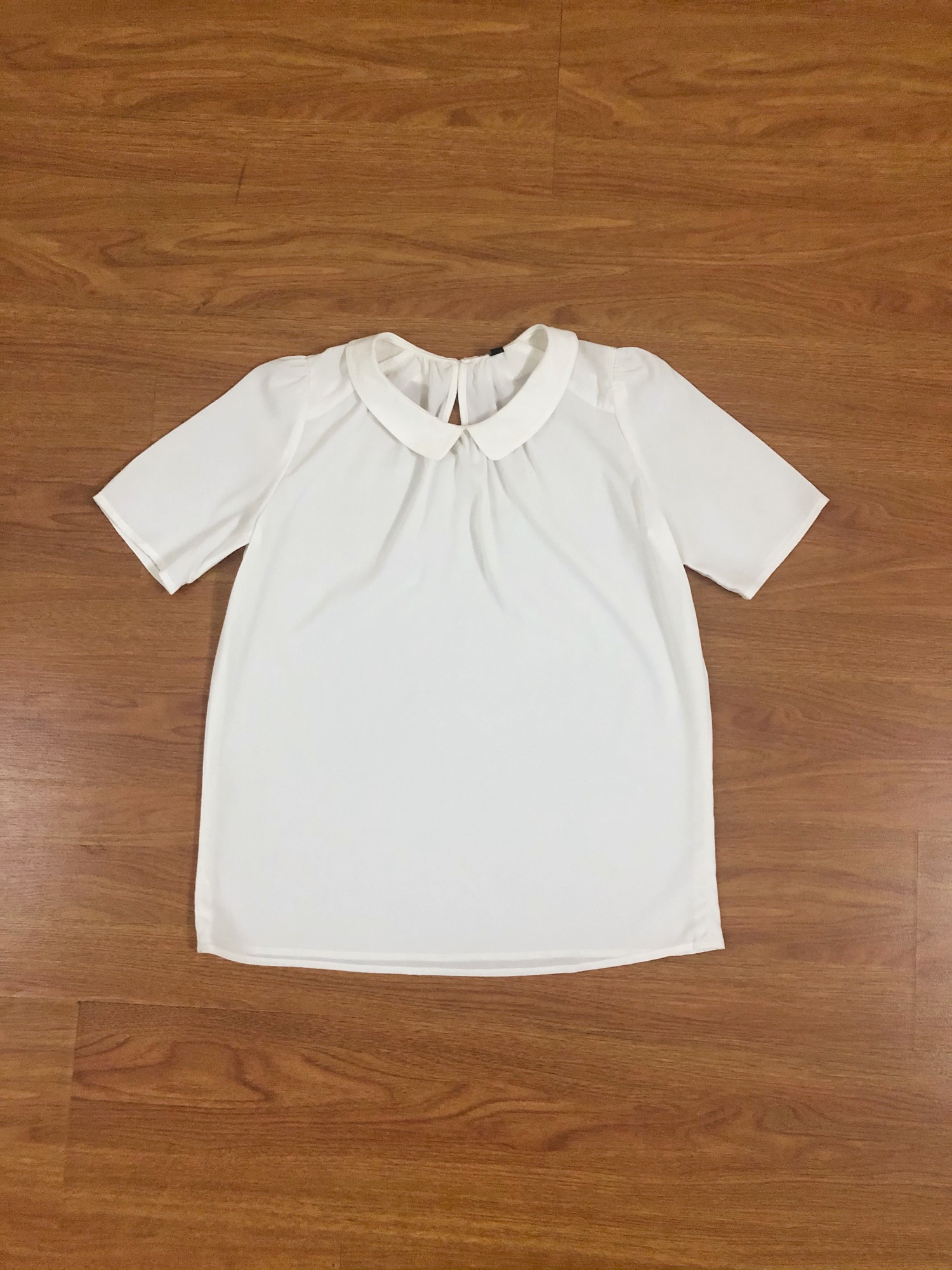 Áo blouse cổ búp bê