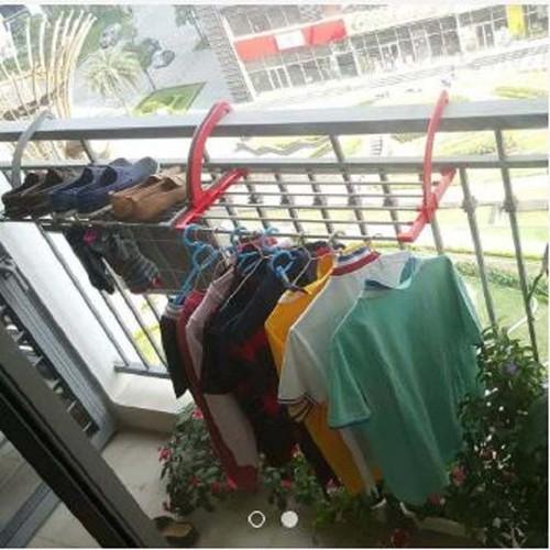 Giàn phơi đồ đa năng treo ban công tiện dụng (màu ngẫu nhiên)