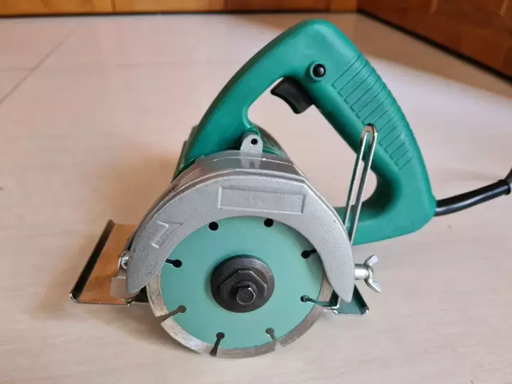 Máy cắt gạch và gỗ