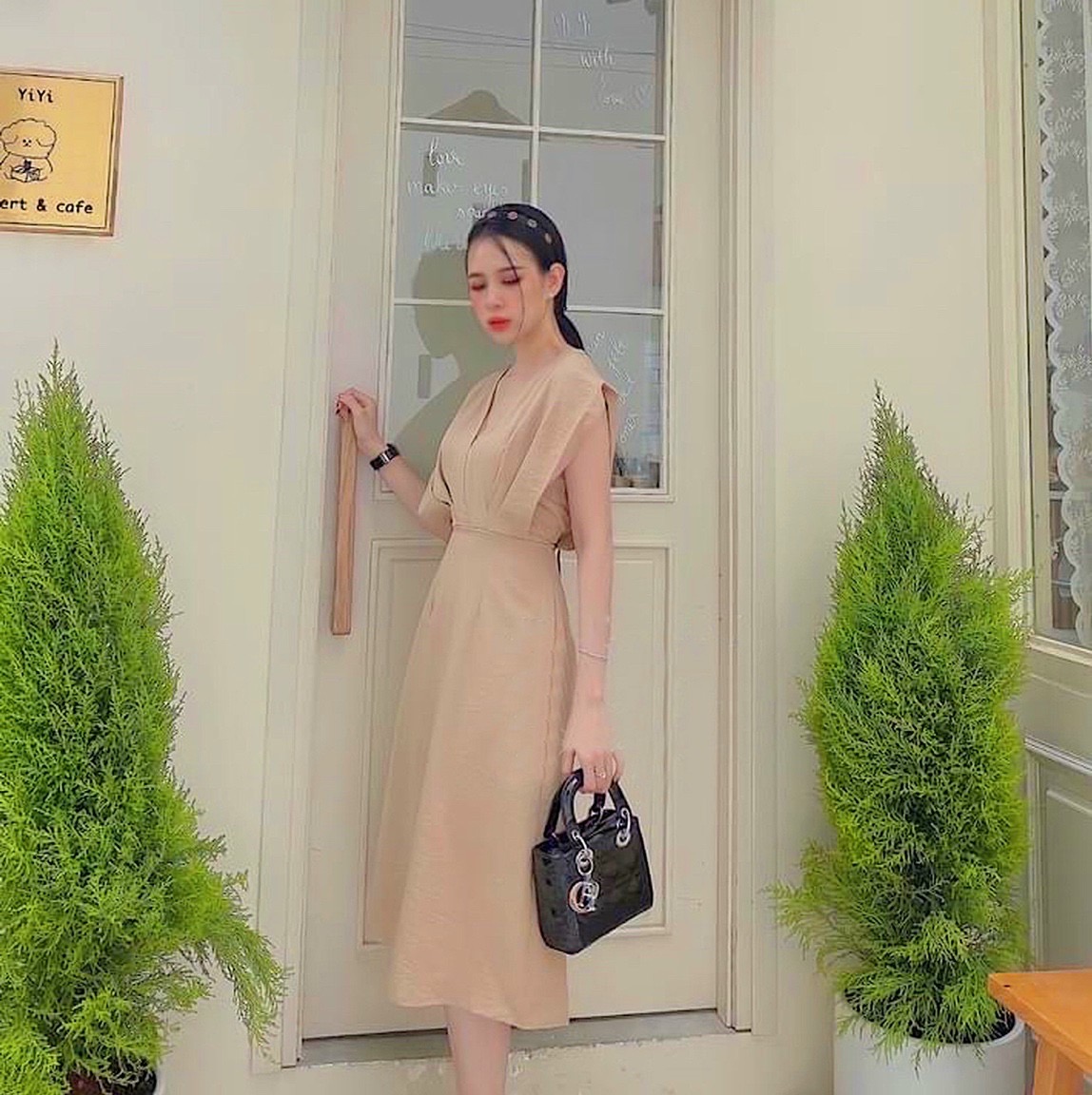 Đầm kem cánh dơi v2