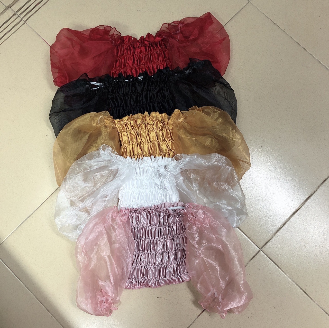 Áo croptop nhún voan kiếng
