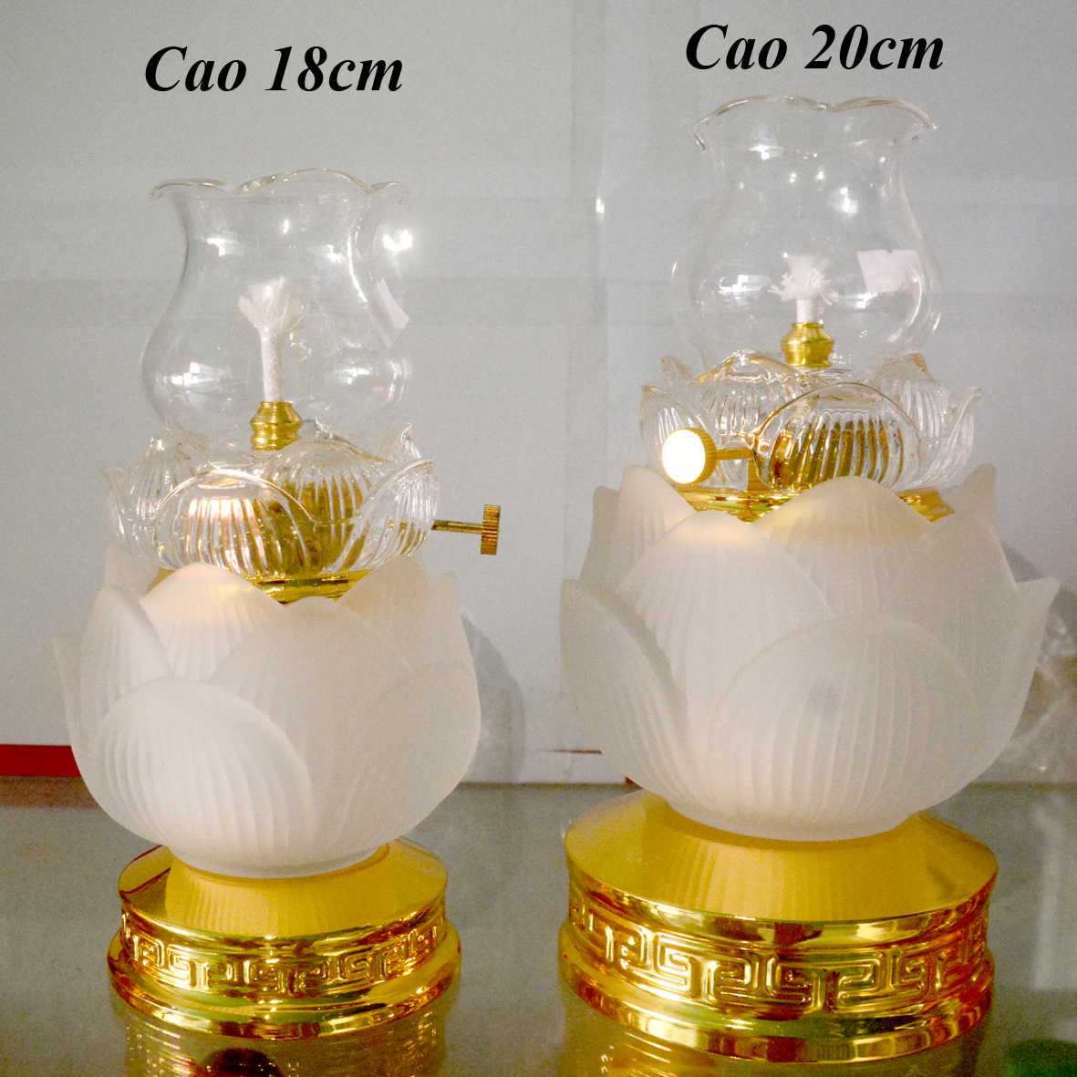 Đèn dầu hoa sen lưu ly trắng thờ cúng bàn thờ
