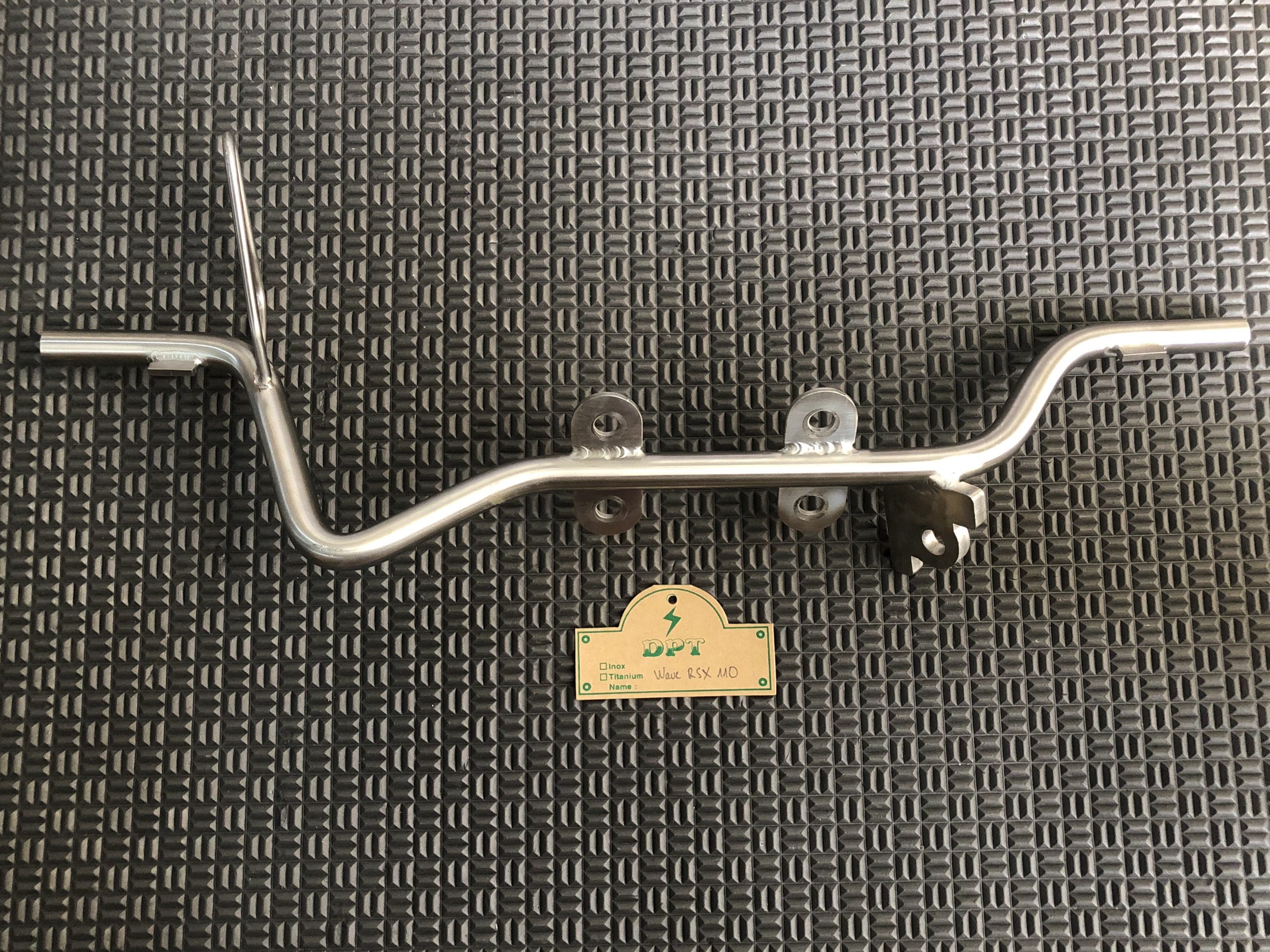 Gác máy Inox 304 dành cho các dòng xe Dream, Ex, Wave,..