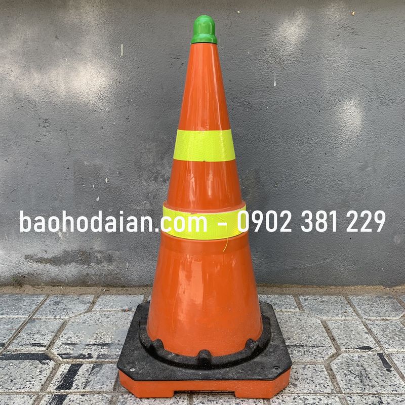 Cọc tiêu nhựa phản quang hình nón - GT.53 (63cm)