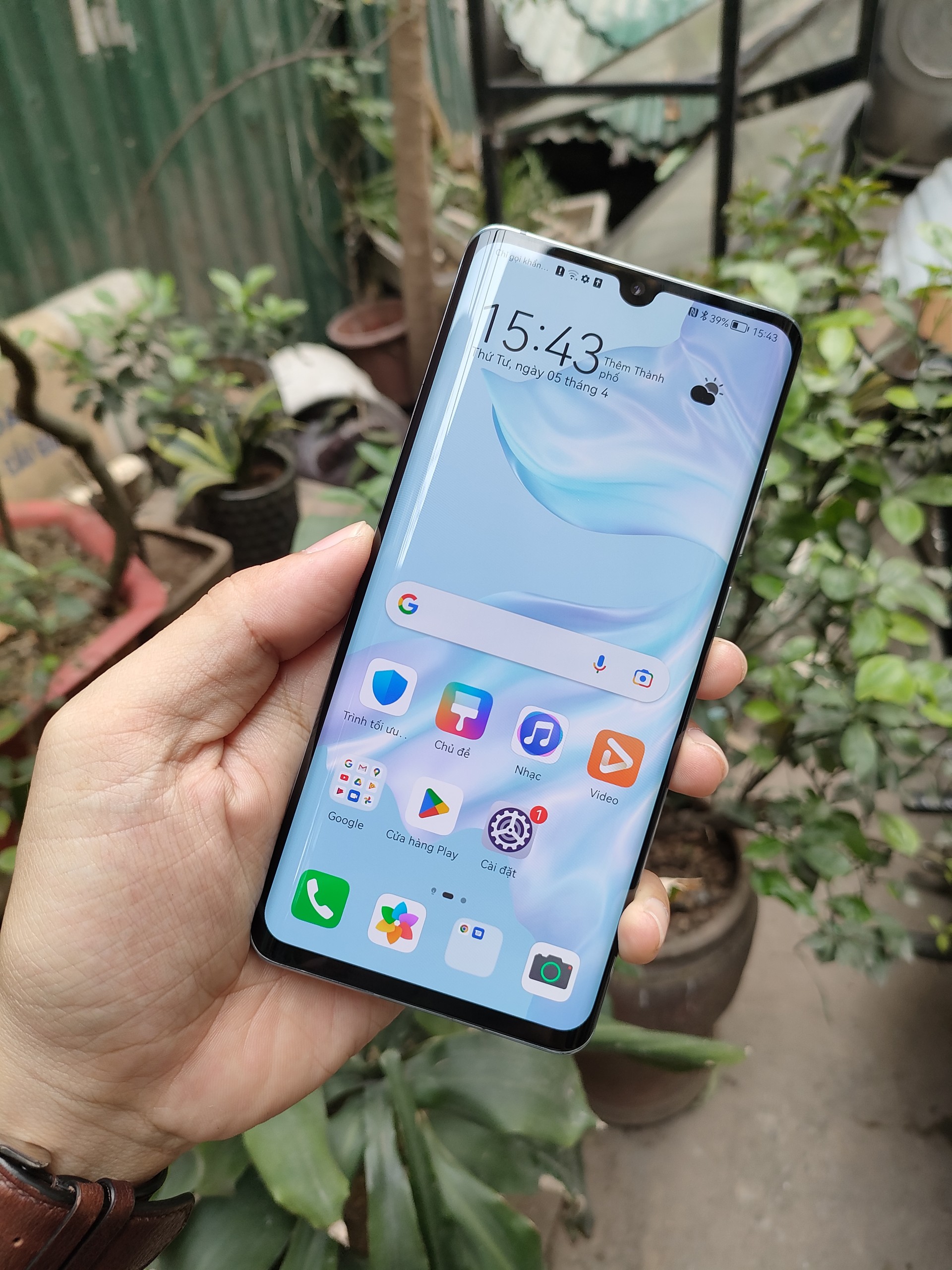 Điện thoại HuaWei P30 Pro bản Quốc tế 2 Sim, bộ nhớ 8G/128G, máy đẹp 99%,  Camera ống kính Leica 40MP nét, màn hình đẹp 