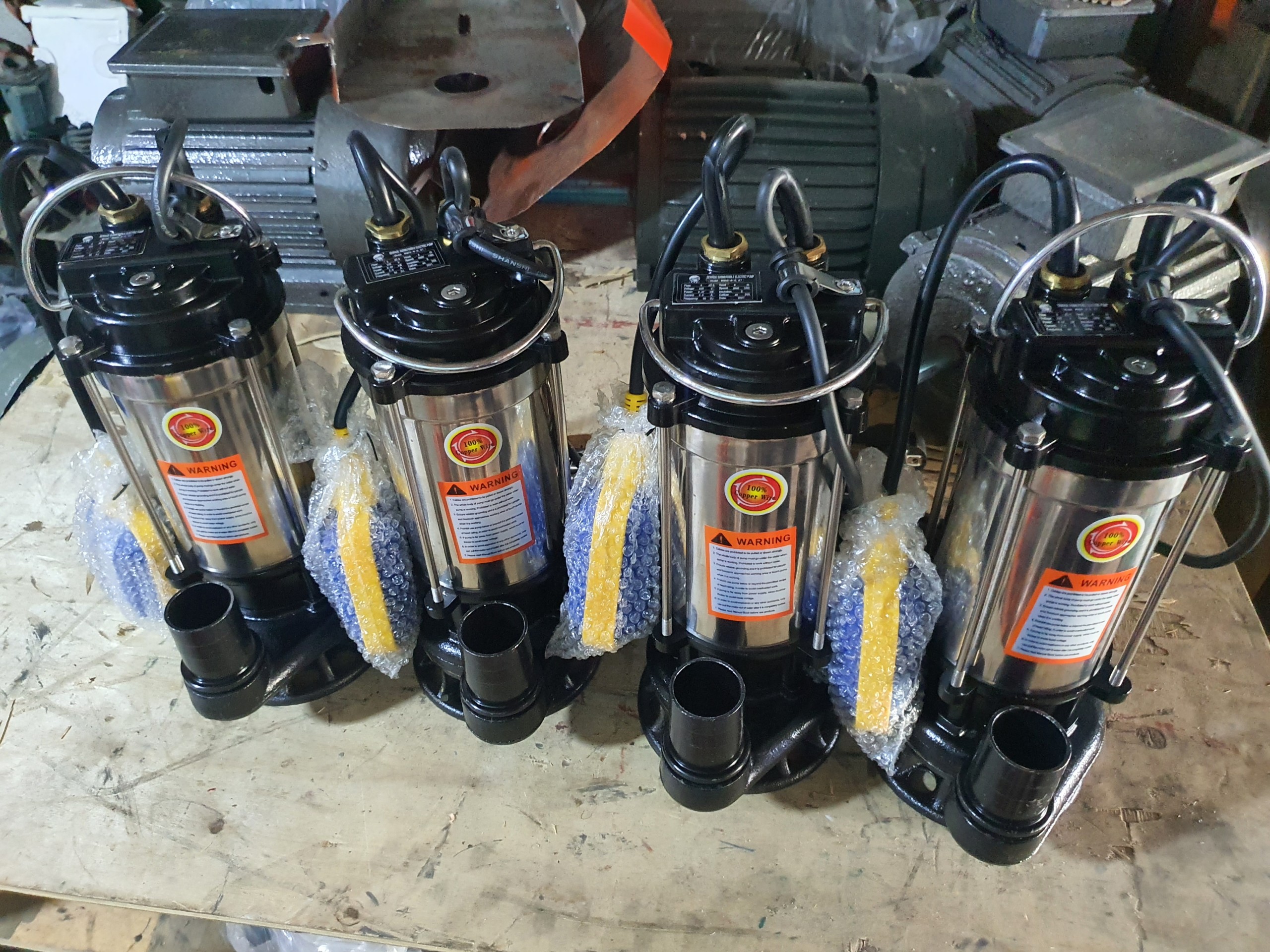 Bơm Chìm 1/2HP ( 370W) Có Phao -220V