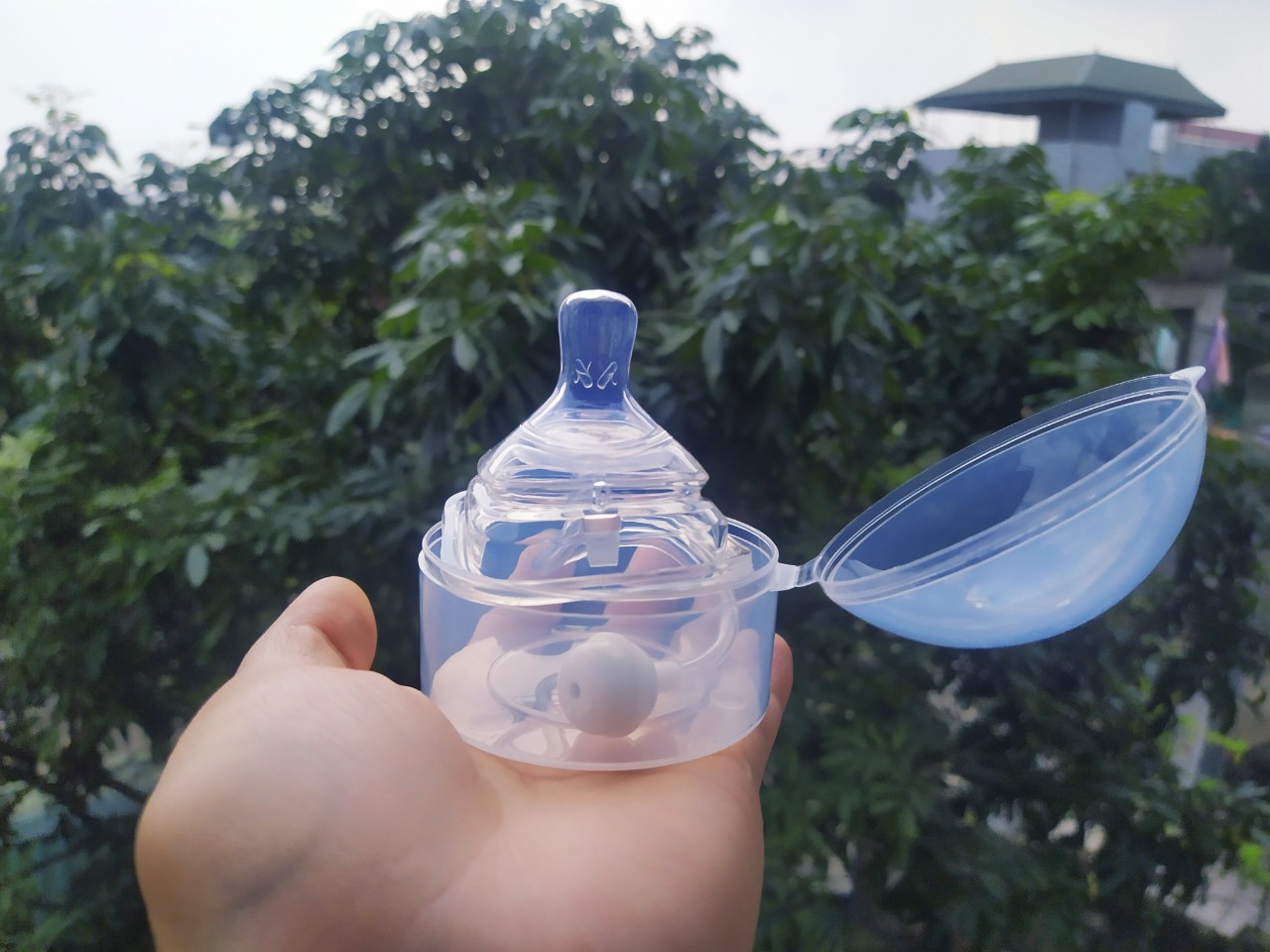 Núm tập hút kèm van chống sặc bình sữa Hegen (Có hộp đựng)