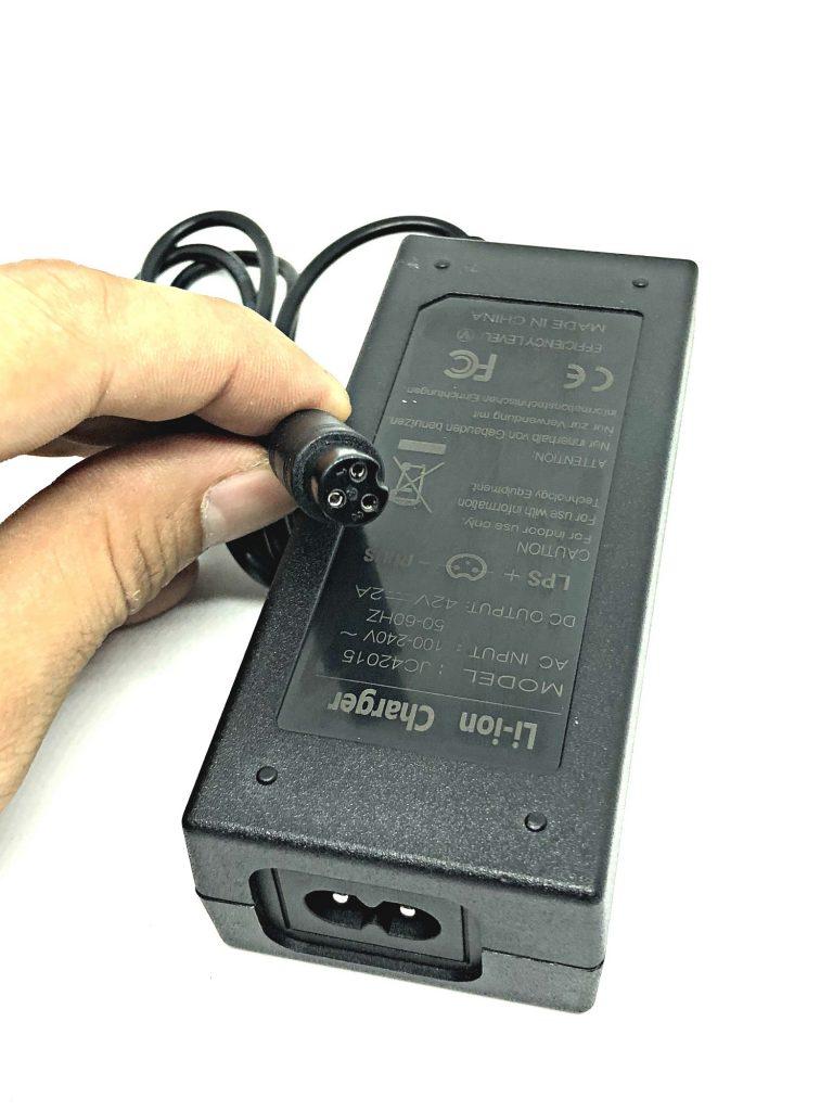 dây sạc xe cân bằng
