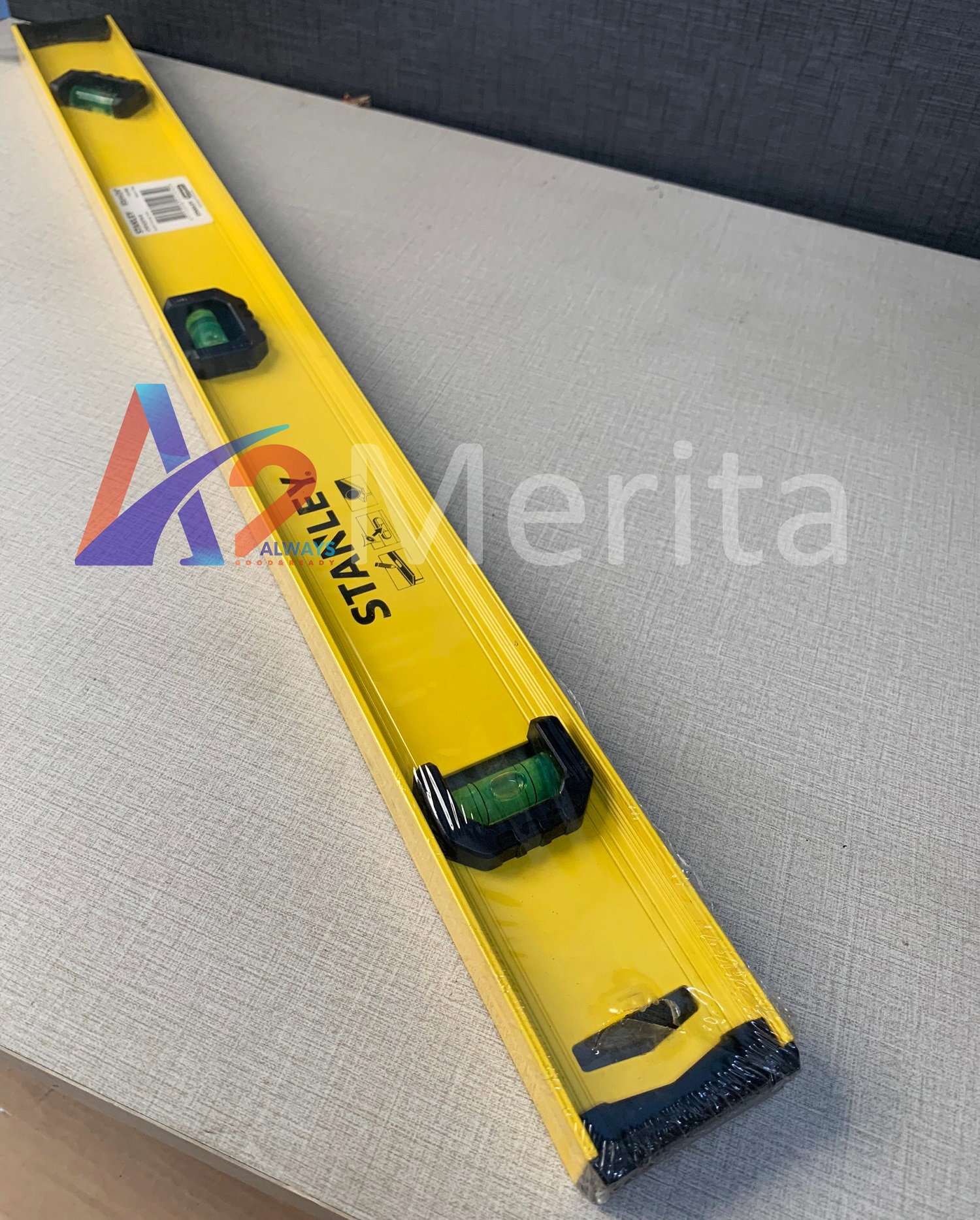 Thước thủy nhôm 60cm Stanley STHT42074-8