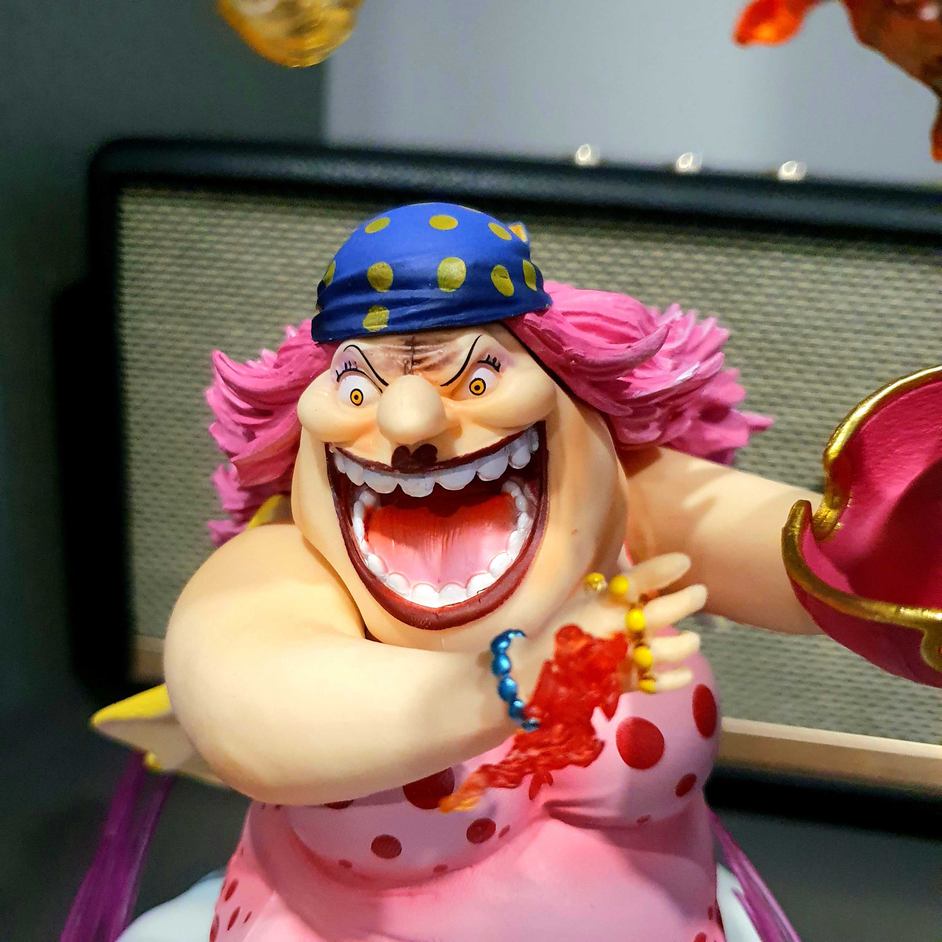 Mô hình Big Mom 28 cm - One Piece
