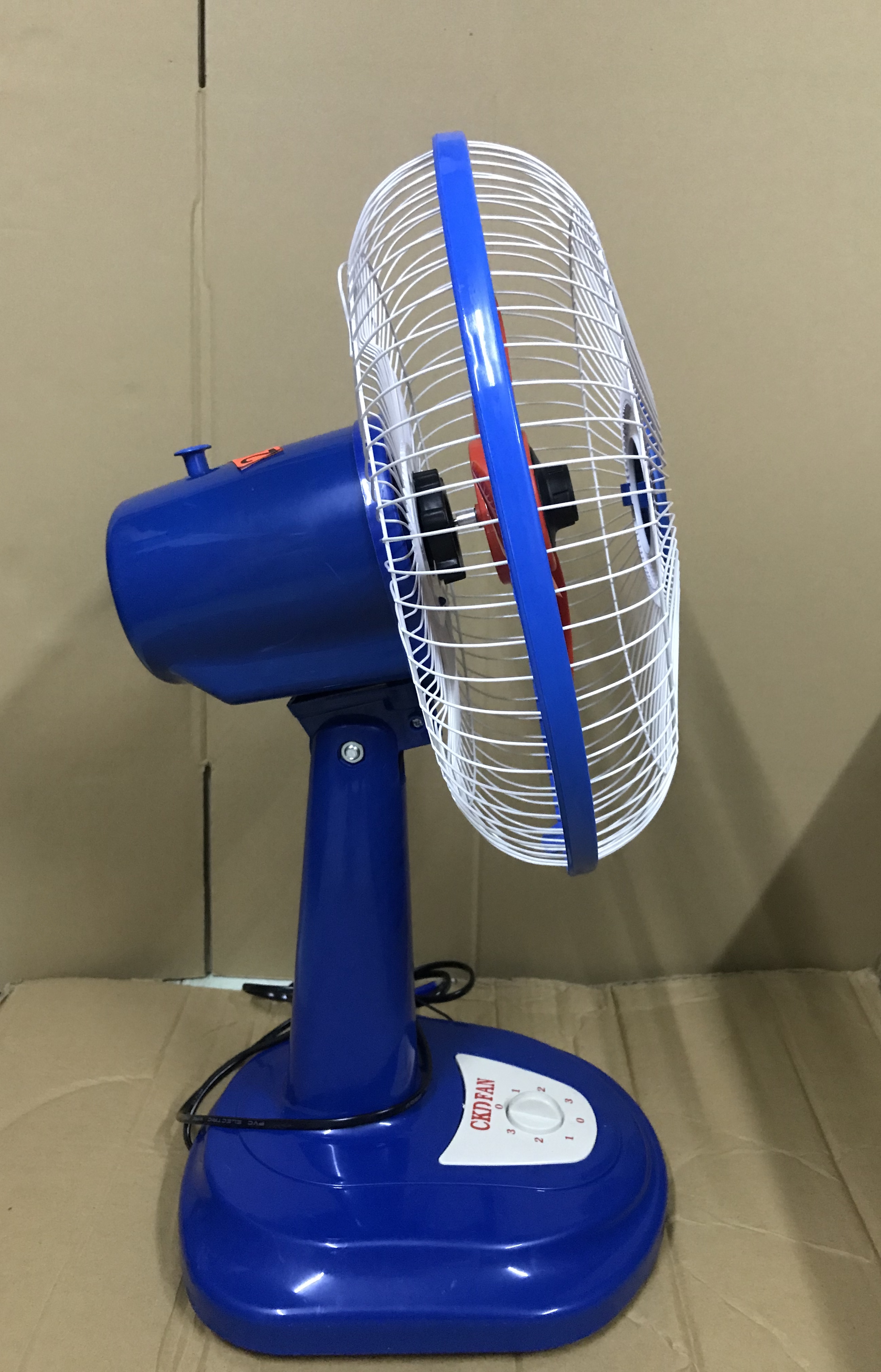 Quạt bàn B3 kẹp bình ắc quy DC 24V