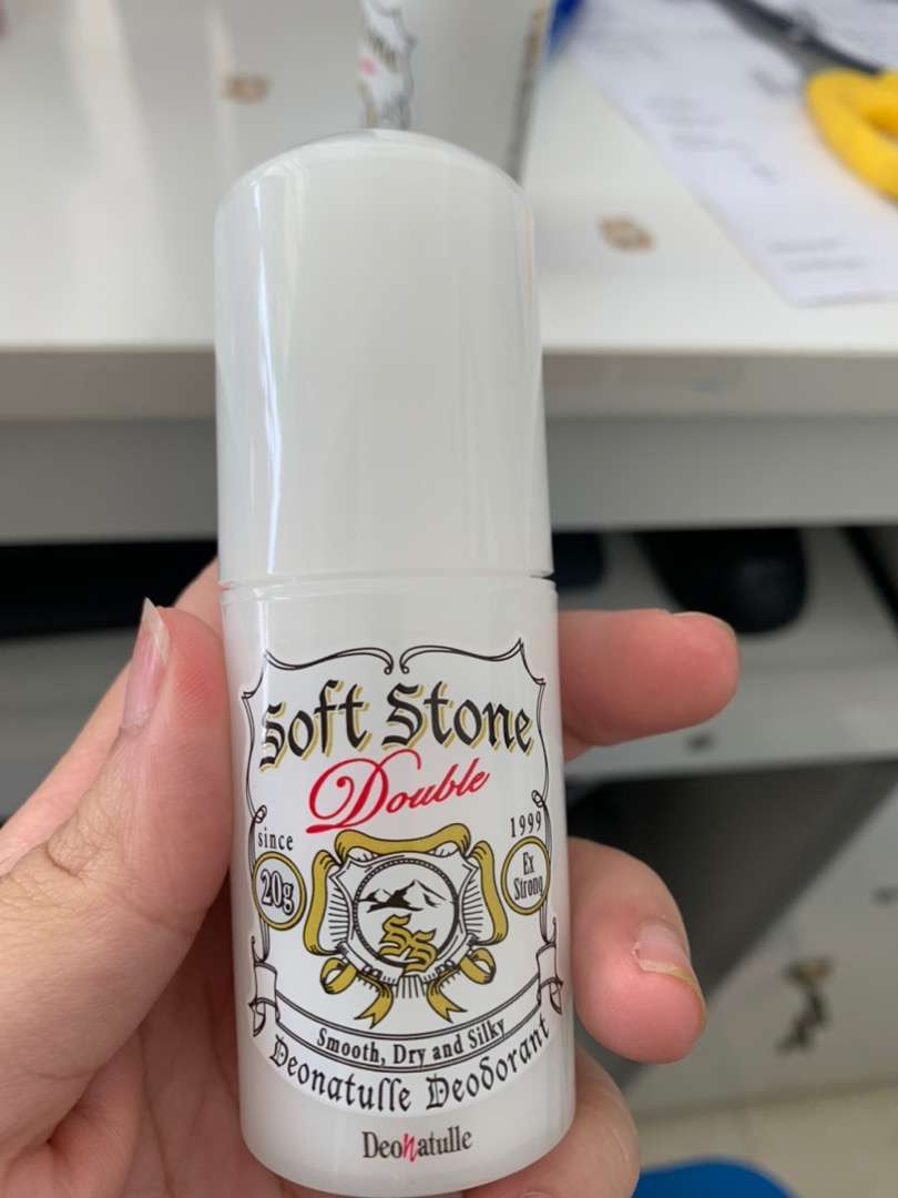 Lăn nách đá khoáng Soft Stone Nhật Bản 20g
