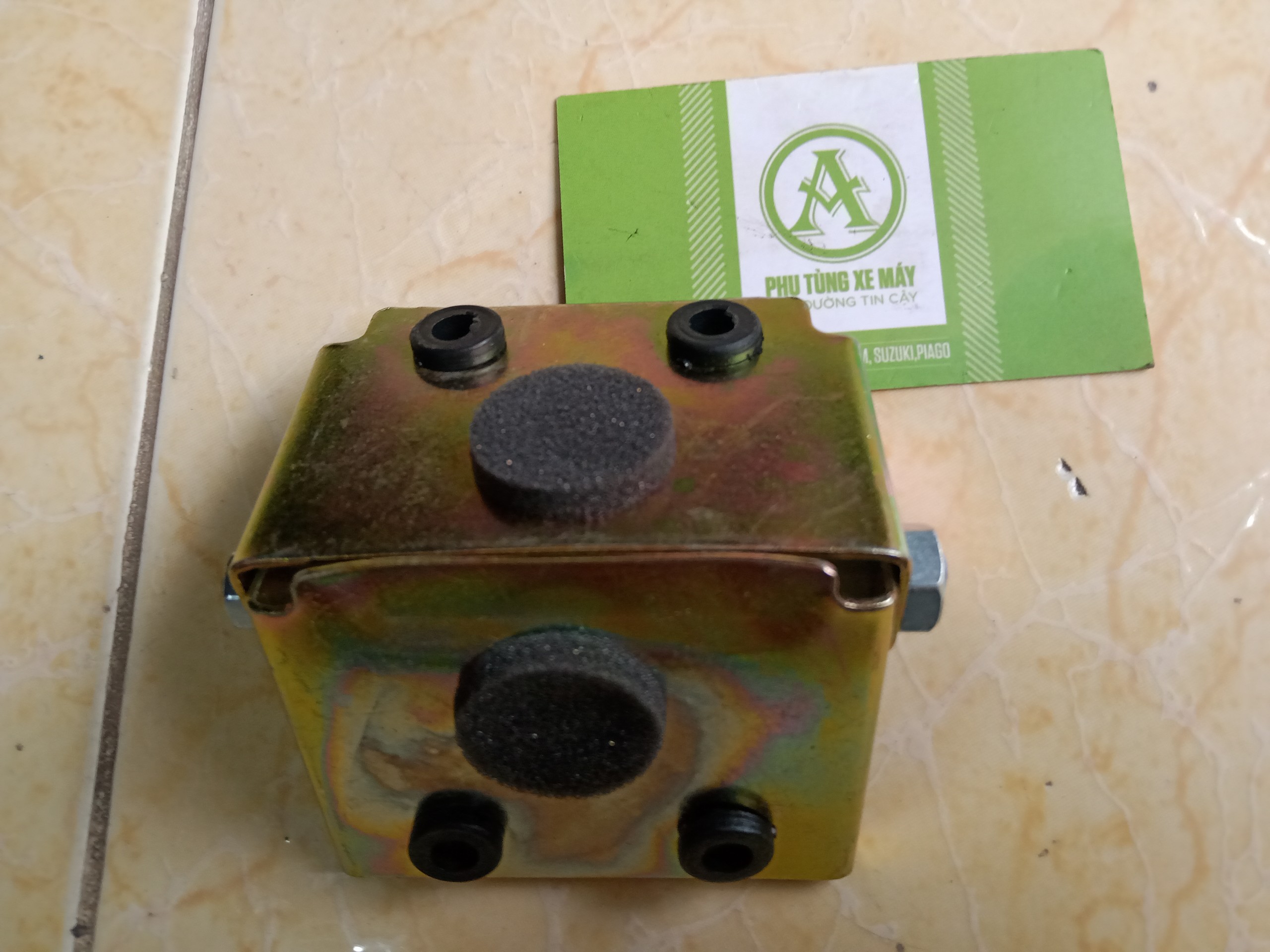 pát gắn yên (bản lề) cho xe cub 81,86,82,84