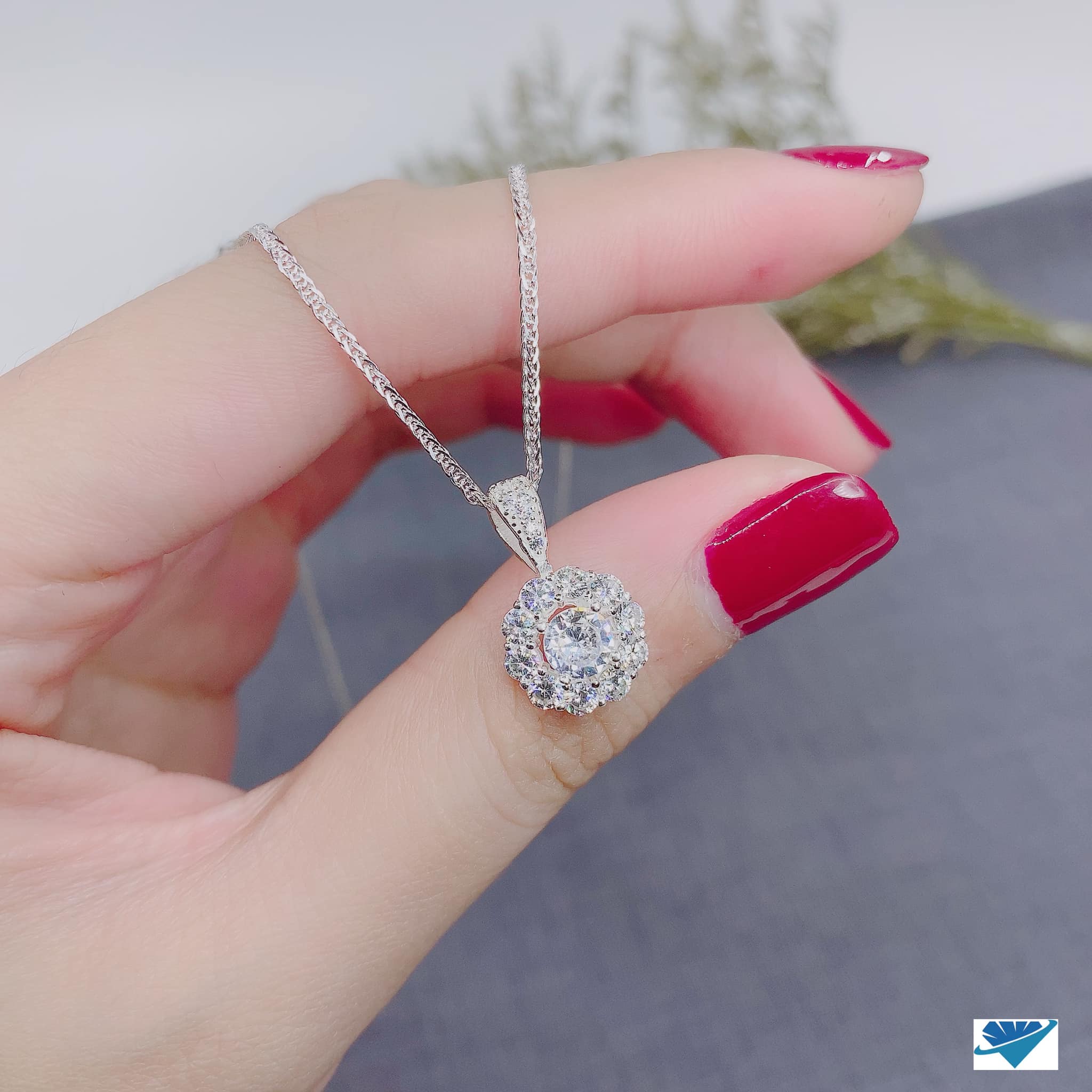 Dây chuyền nữ mặt đá tròn chất liệu bằng bạc s925 MS11