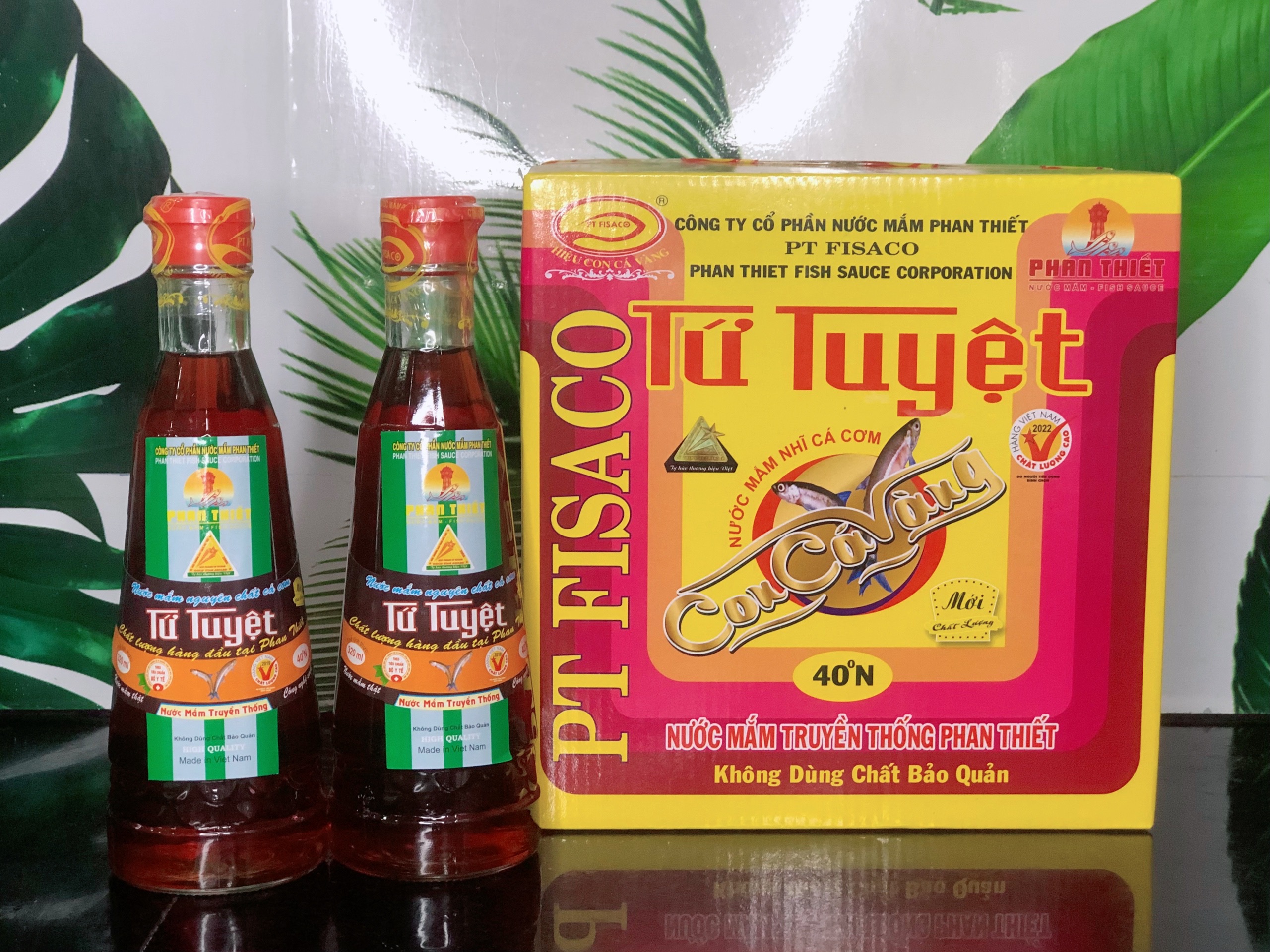 Nước mắm nhĩ cá cơm Tứ Tuyệt _ 2 Chai _ 320ml/chai