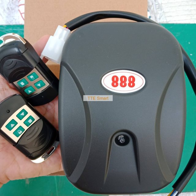 Bộ điều khiển từ xa 2 remote đảo chiều cửa cuốn 888, tần số 433Mhz