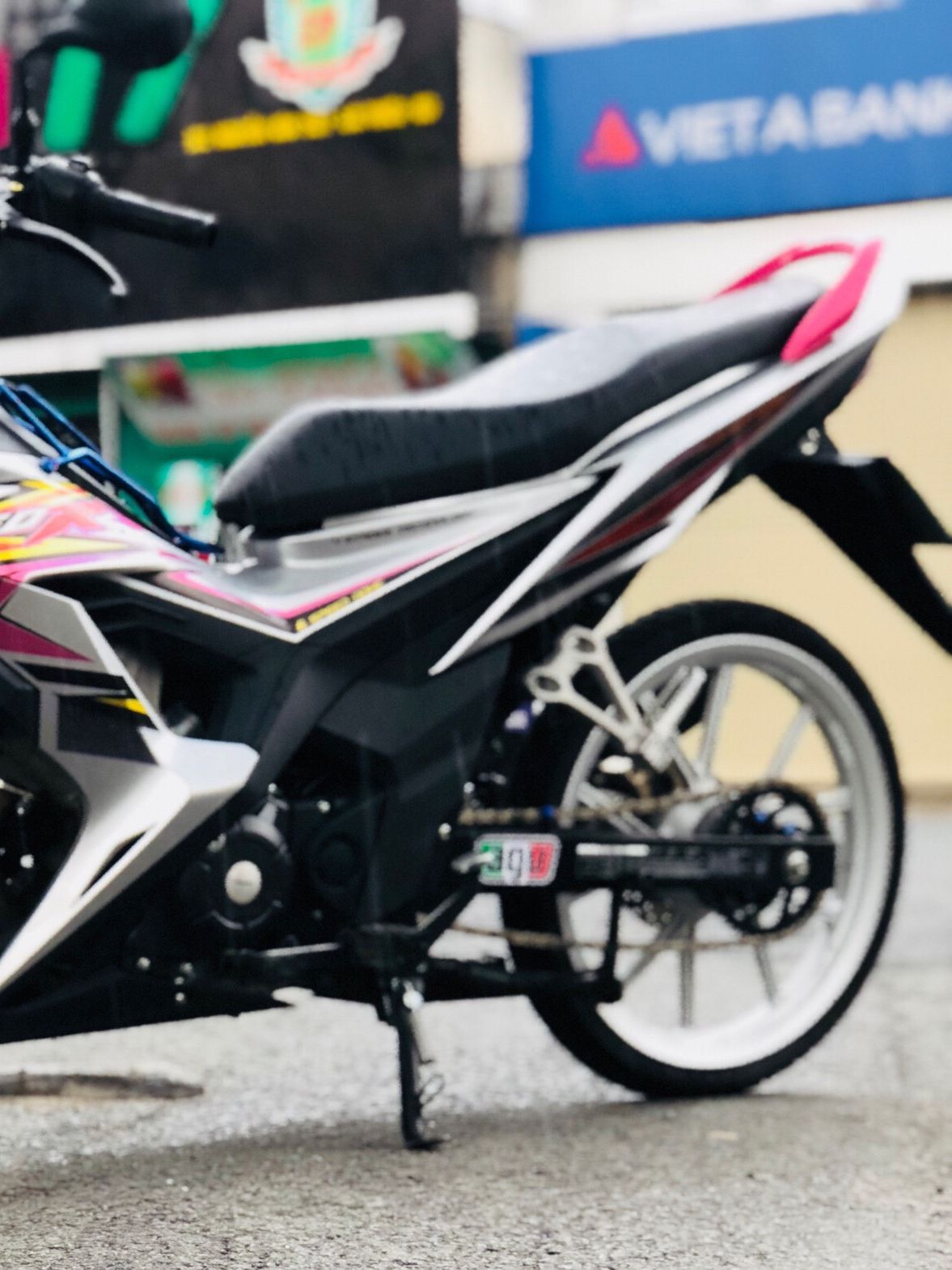 Tem Sonic 150R Dán Xe Xám Bạc Phối Tem Hồng