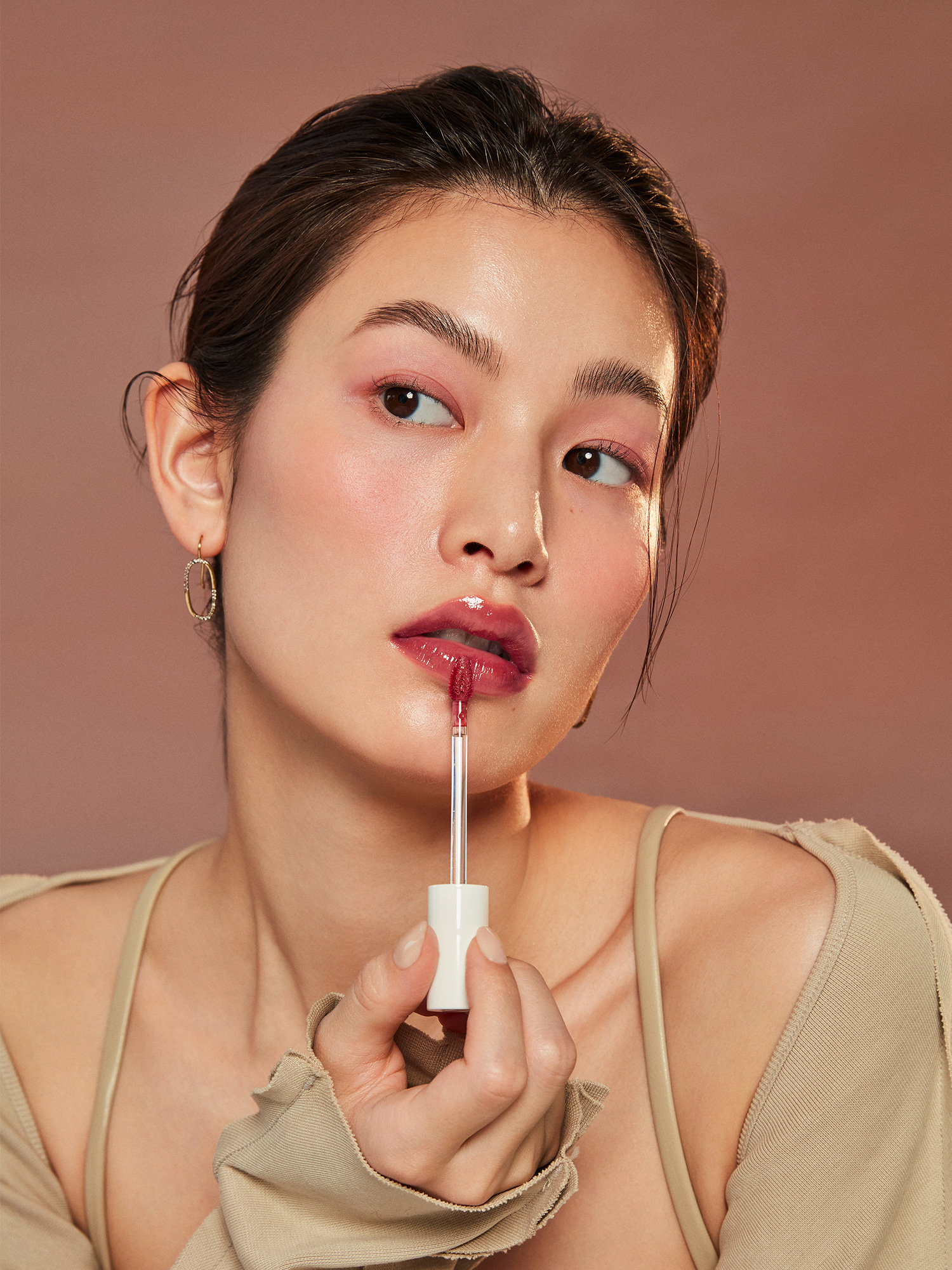 Son tint bóng mỏng nhẹ lâu trôi hince Mood Enhancer Water Liquid Glow 4ml