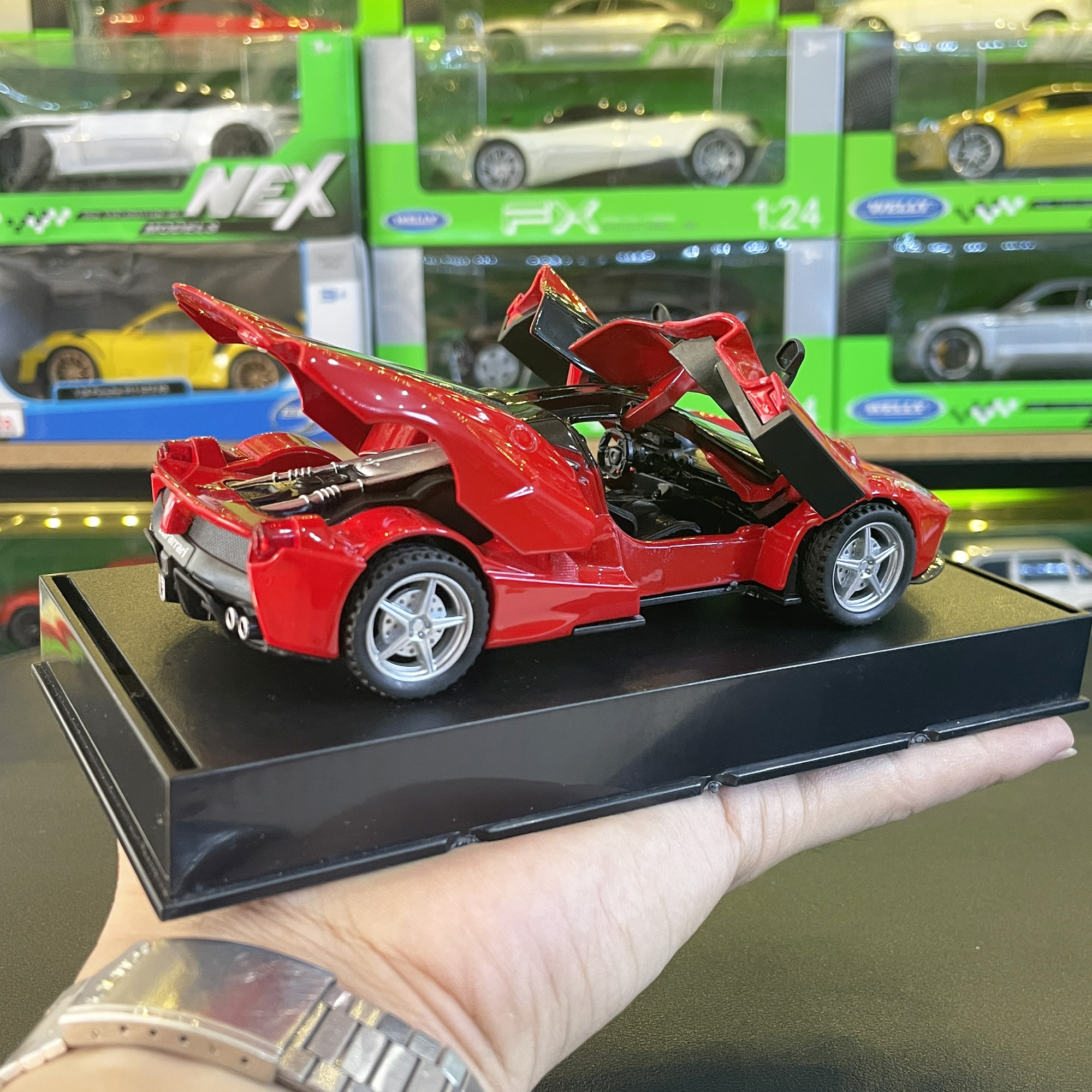 Mô hình siêu xe Ferrari Rafael Double Horses 1:32