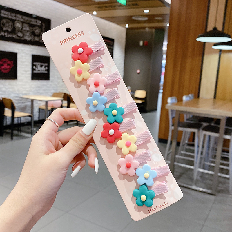 Kẹp tóc cho bé yêu