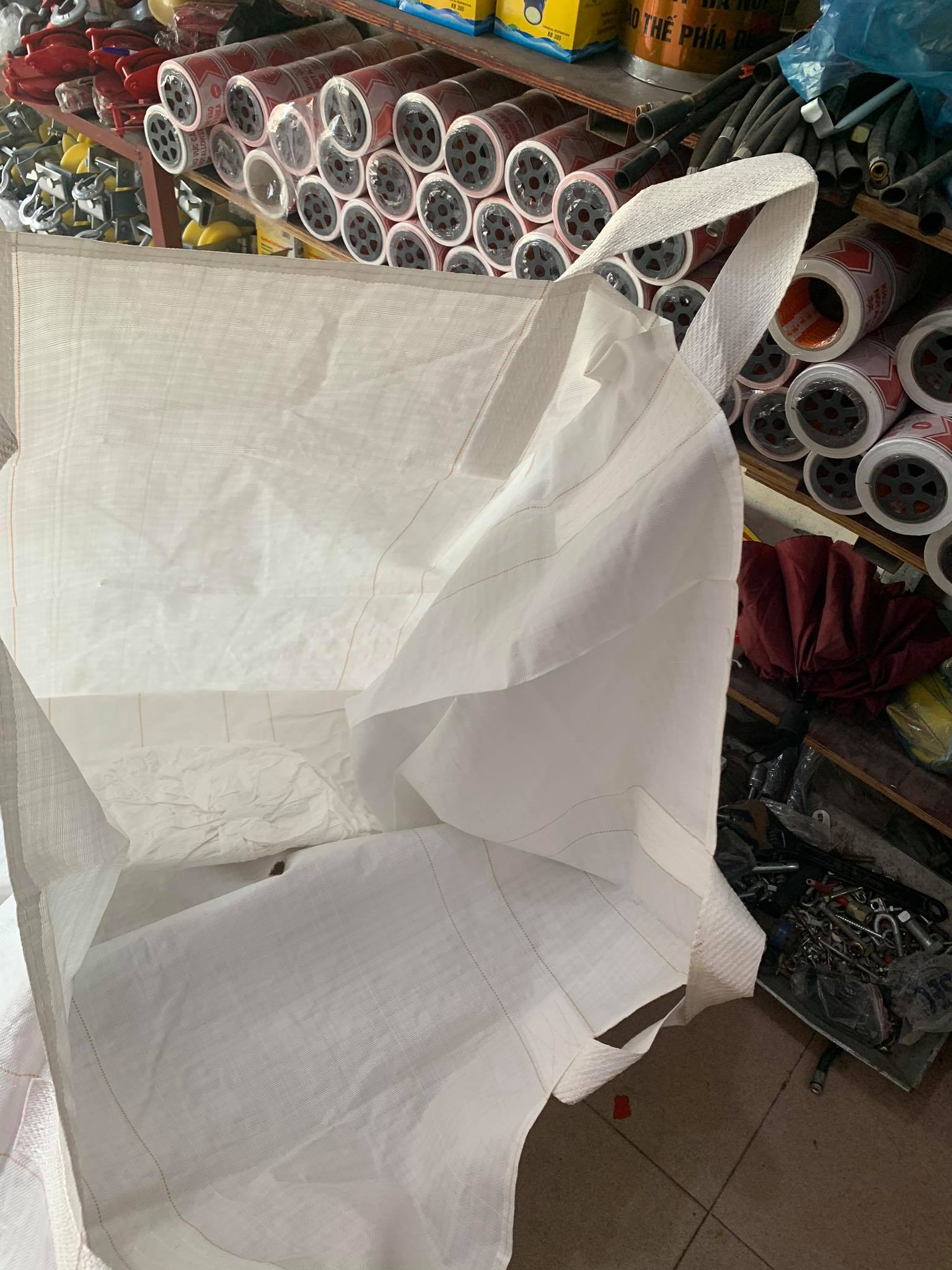 Bao Tải Cẩu Hàng 1 Tấn Xả Đáy