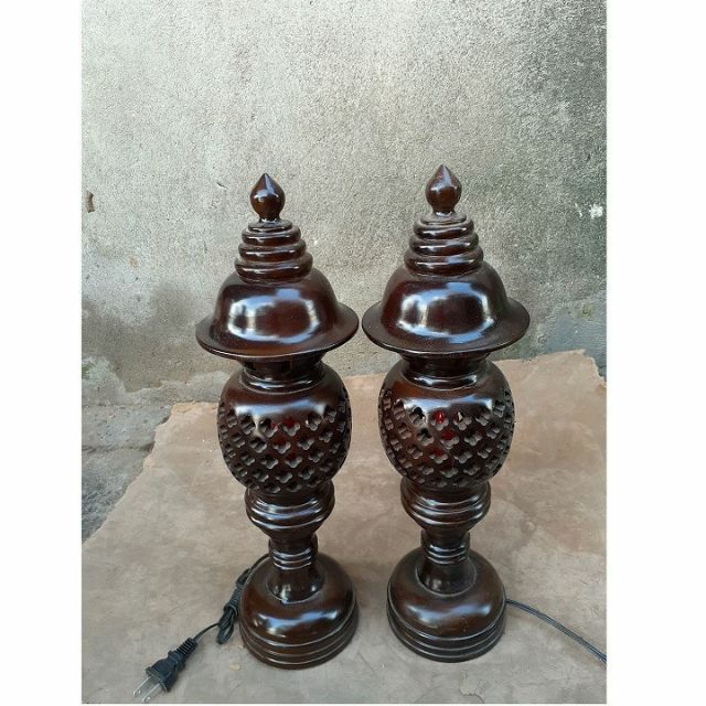 Cặp đèn thờ gỗ xà cừ cao 48cm