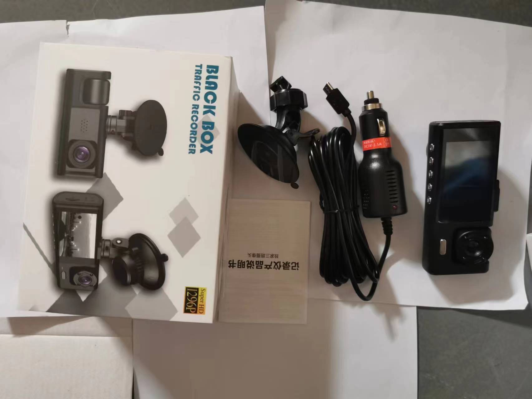 Camera hành trình 3 mắt Full HD 1080P.