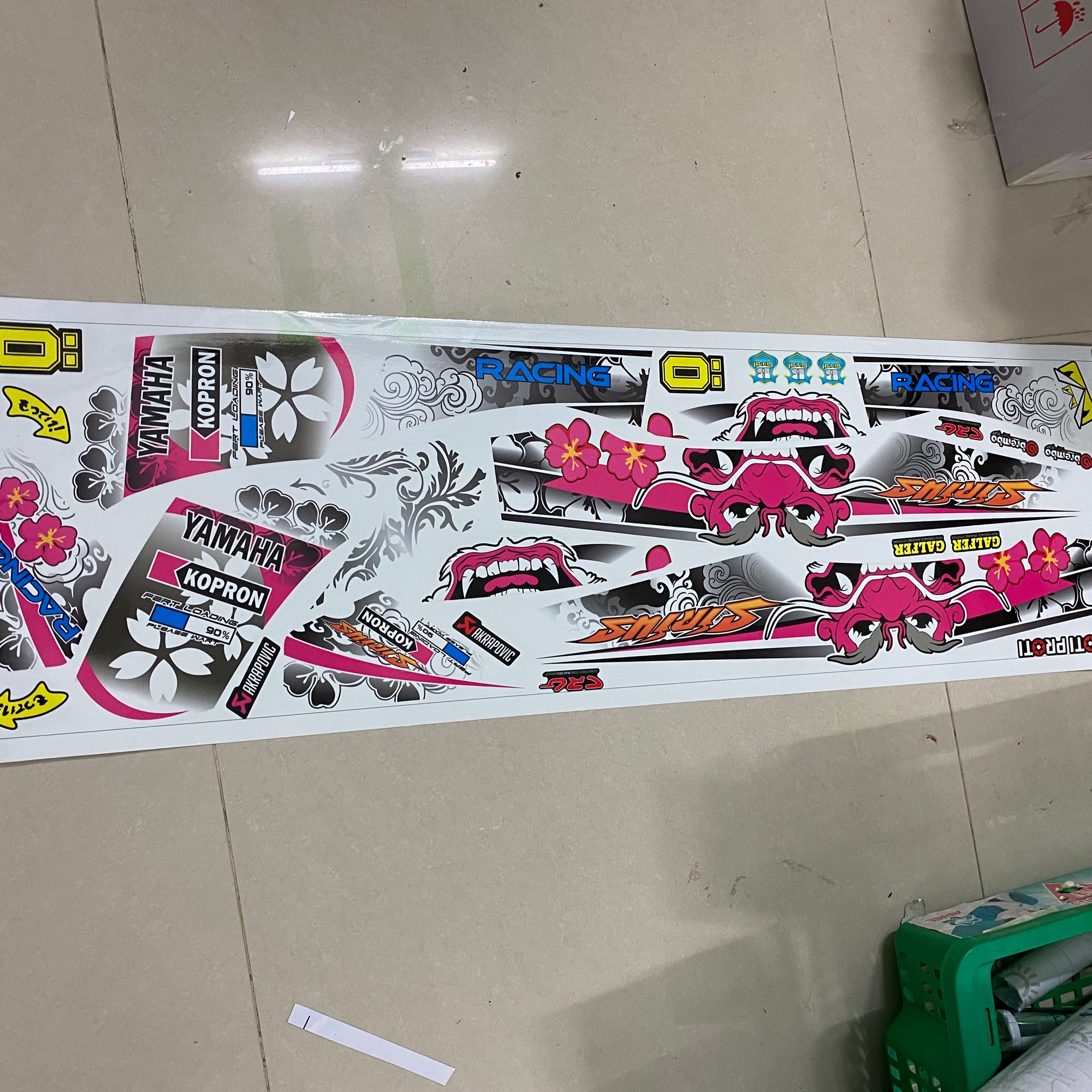 Tem xe  sirius mẫu đầu lân dán xe trắng