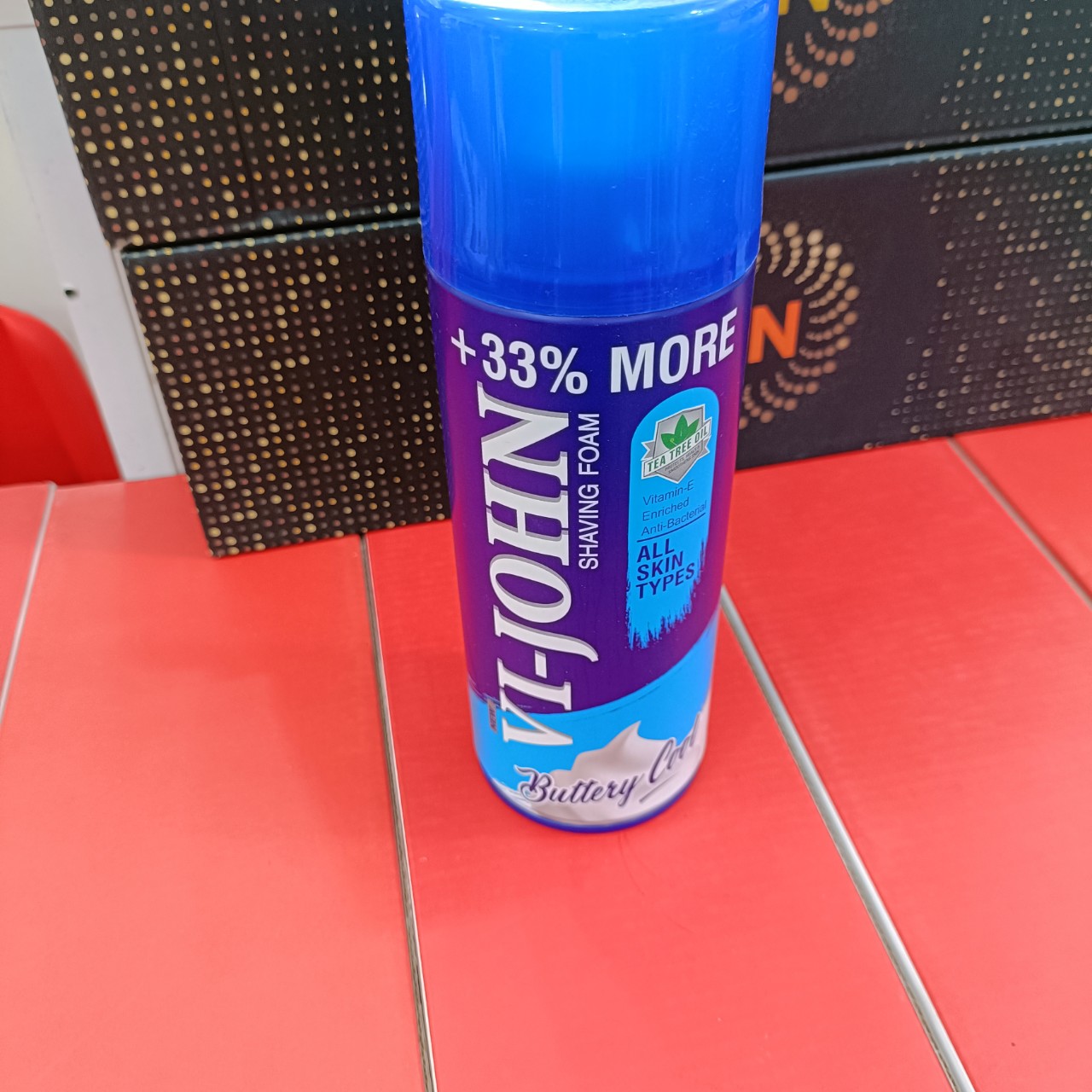 Bọt cạo râu  Vi-John trà xanh 420ml
