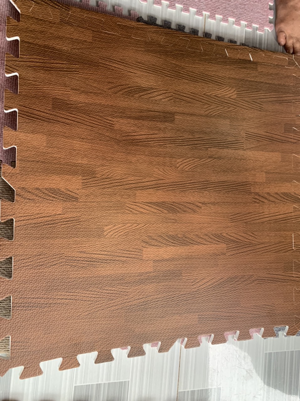 Thảm xốp vân gỗ 1 bộ 8 miếng 60x60x1cm