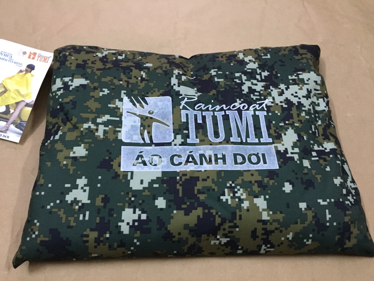 Áo Mưa Siêu Nhẹ TUMI Họa Tiết 1 Mũ