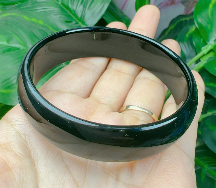 Vòng tay nữ đá mã não đen liền khối Ni 52-54-56 mệnh thủy mộc