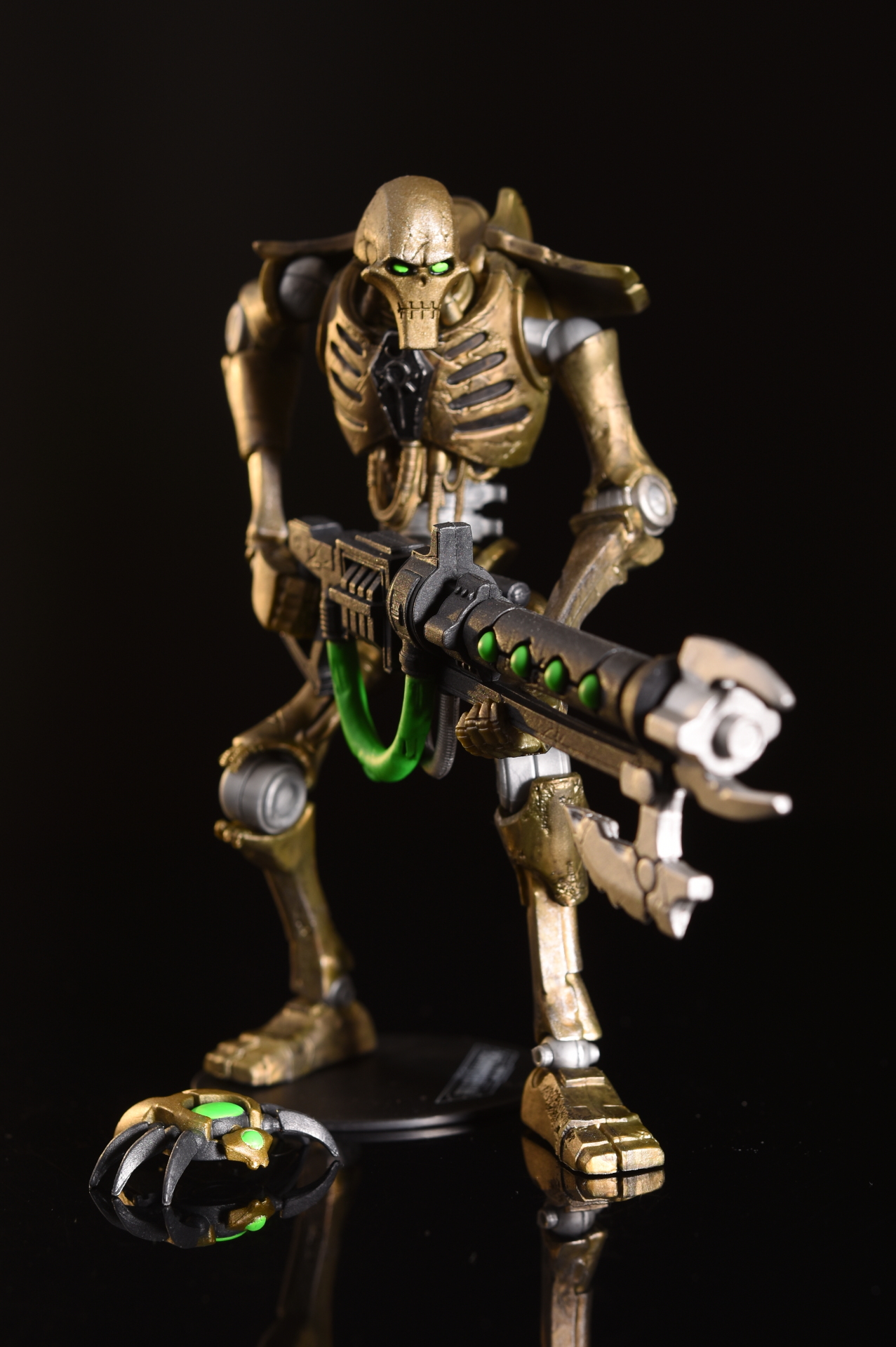 (FMSHOPVN) MÔ HÌNH CHÍNH HÃNG MCFARLANE NECRON WARRIOR WARHAMMER 40000